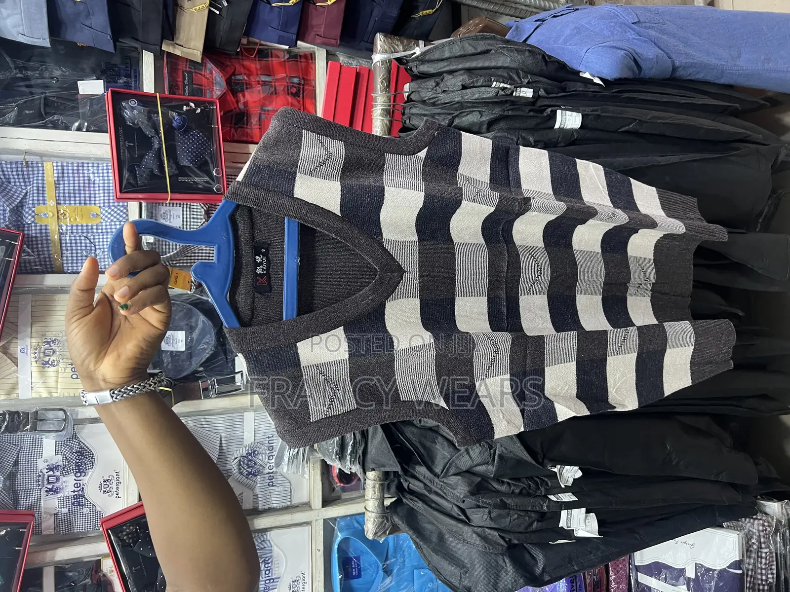 Top Quality Sleeveless Cardigan