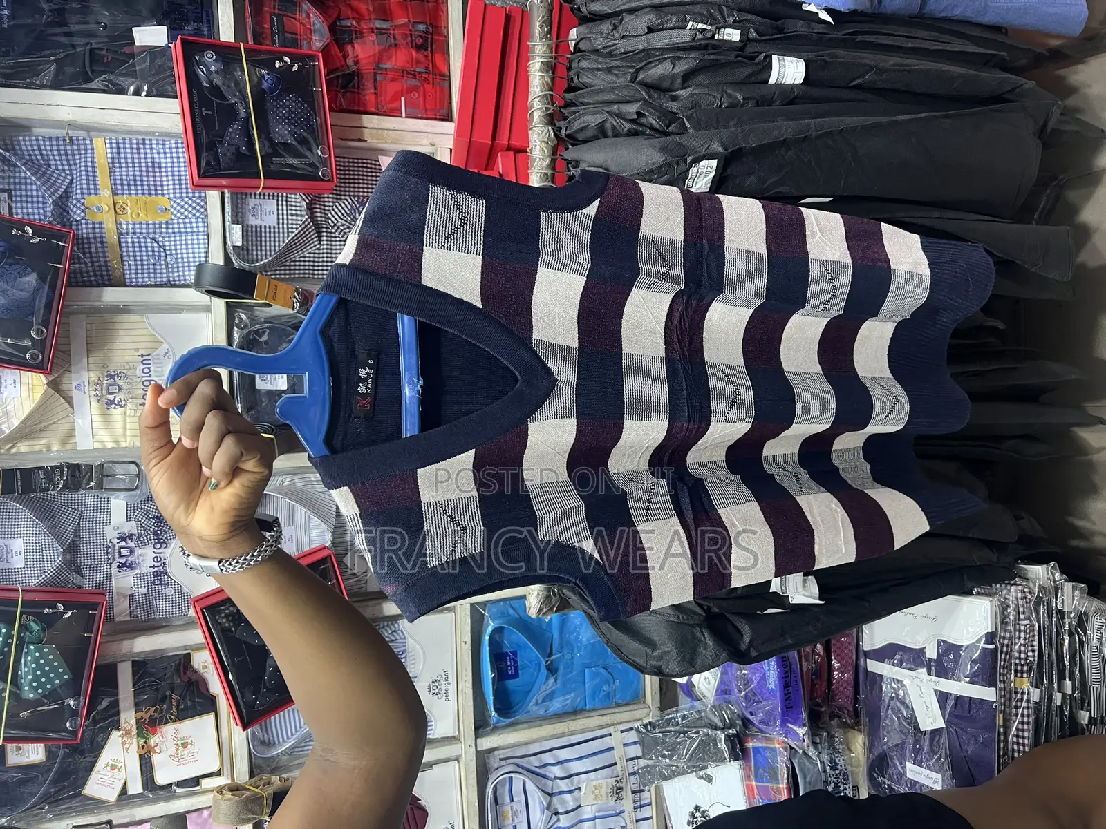 Top Quality Sleeveless Cardigan