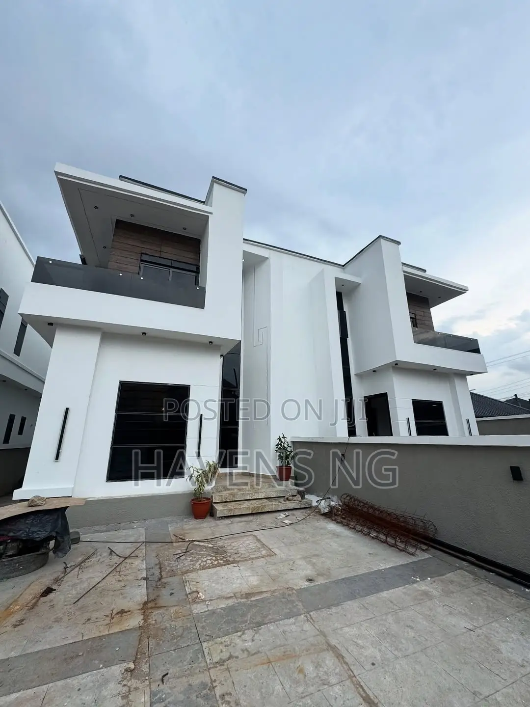 3bdrm Duplex in Eliozu for sale