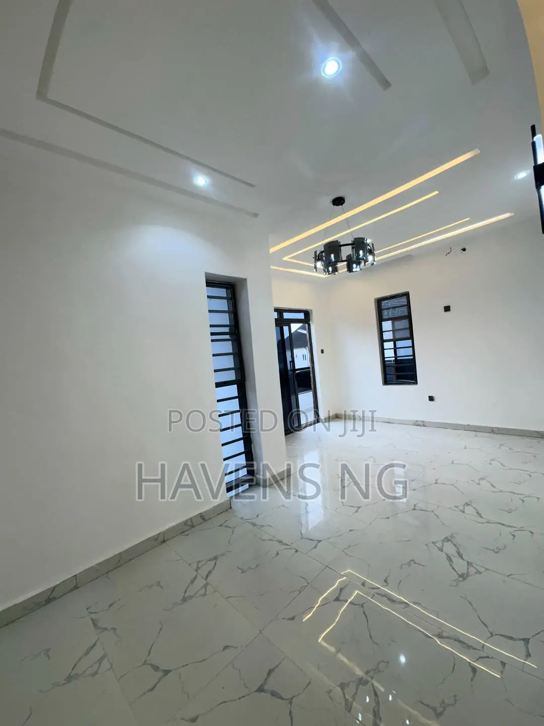 3bdrm Duplex in Eliozu for sale