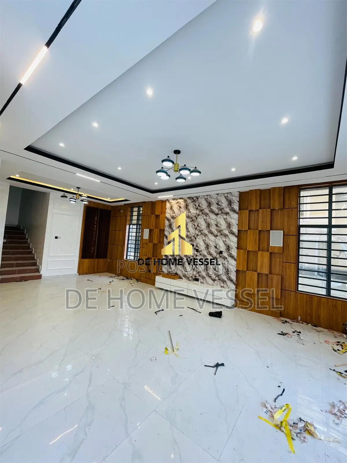 6bdrm Duplex in Chevron for sale