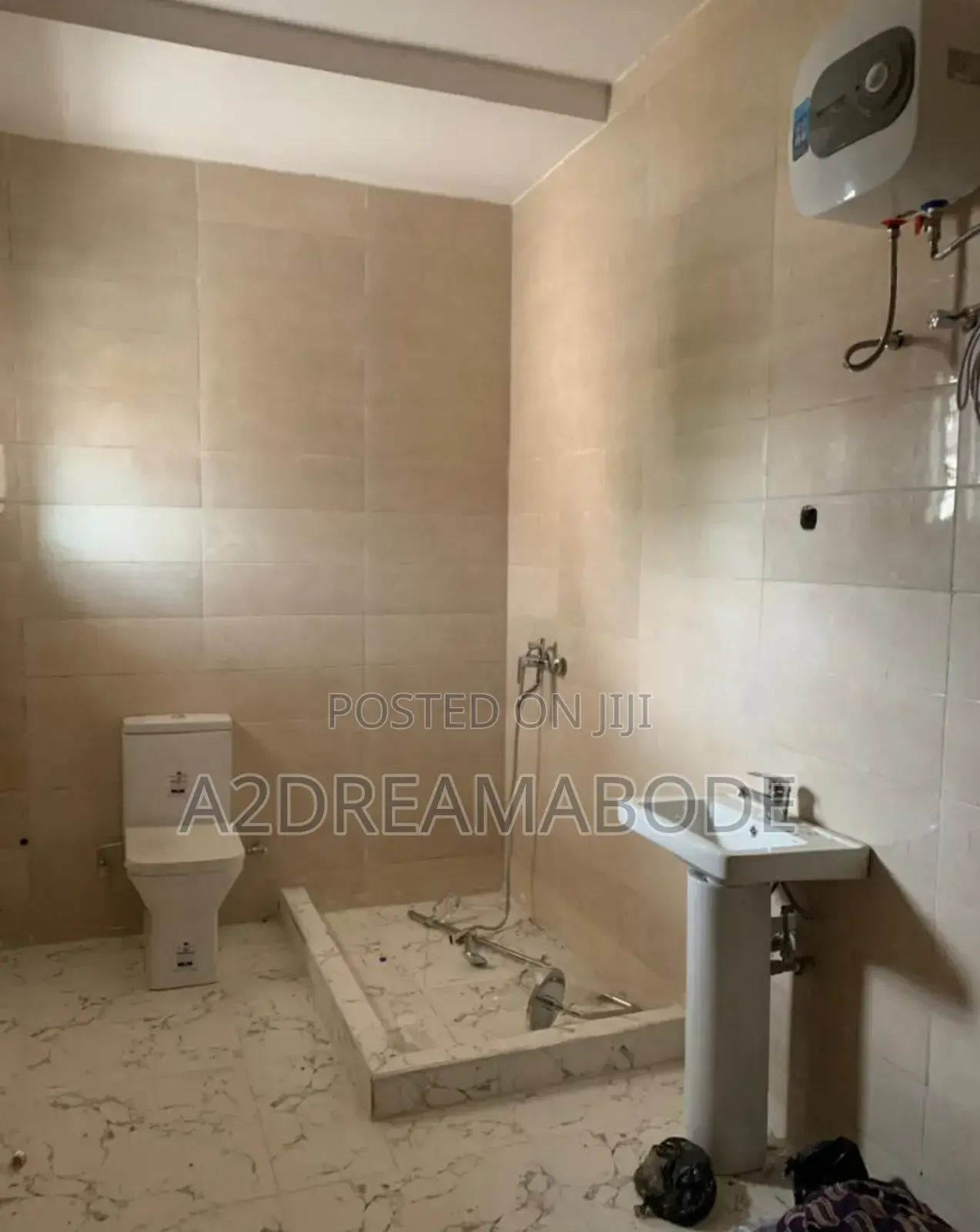 3bdrm Apartment in Ikeja Gra for rent
