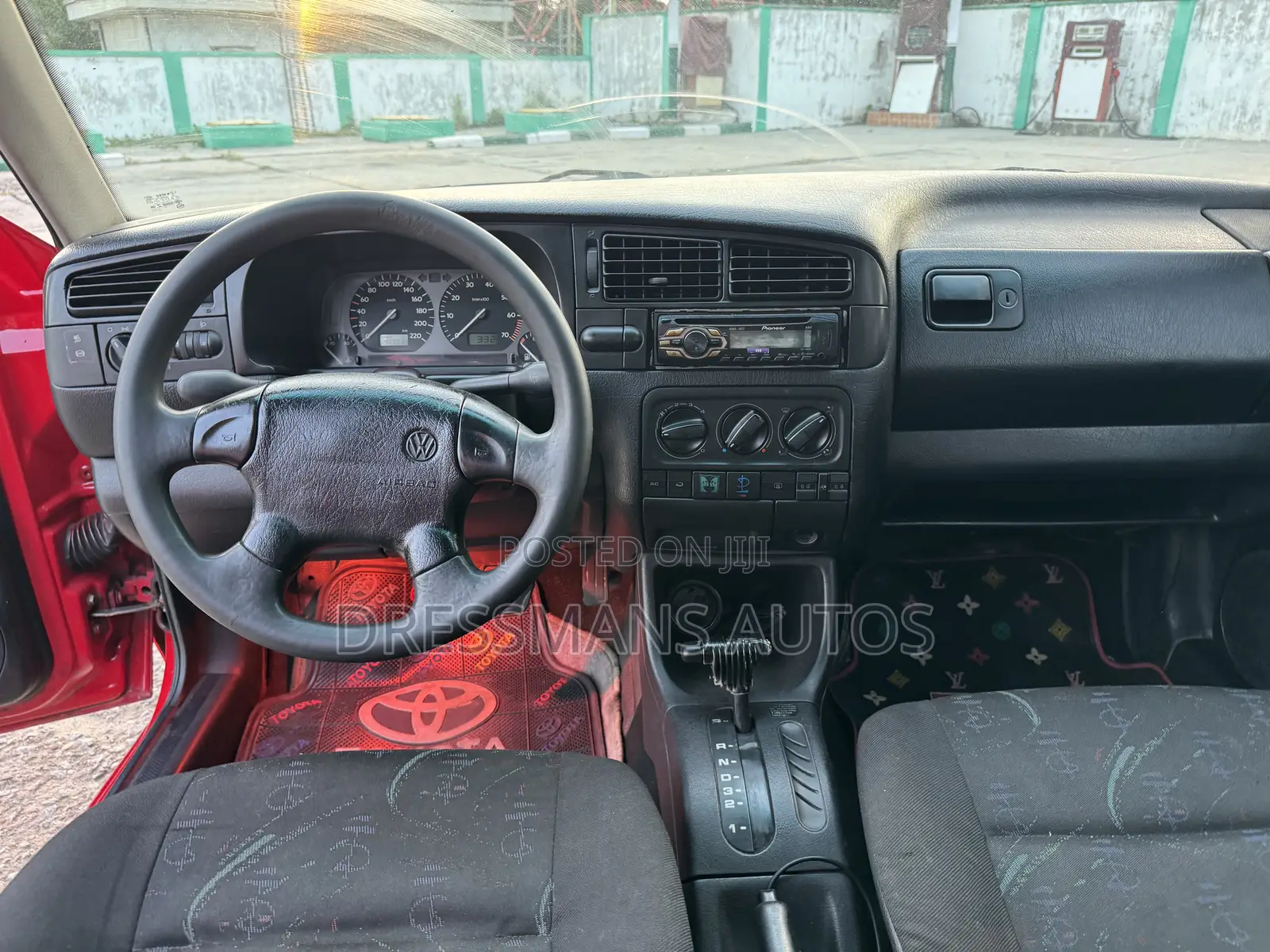 Volkswagen Golf 1999 Red
