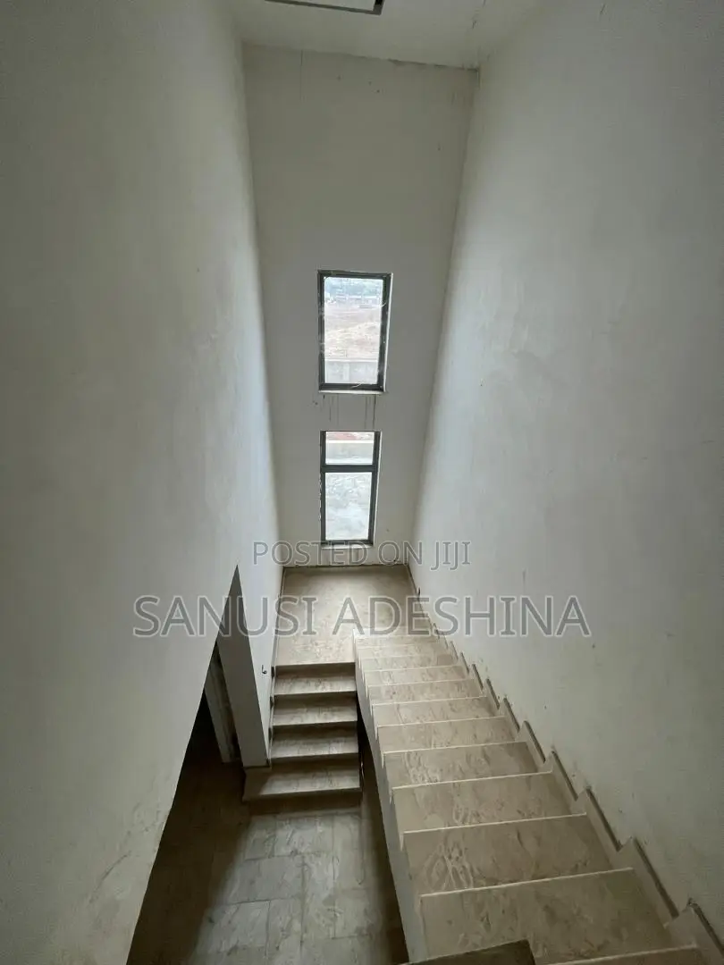 5bdrm Duplex in 6Th Avenue By Charly, Gwarinpa for sale