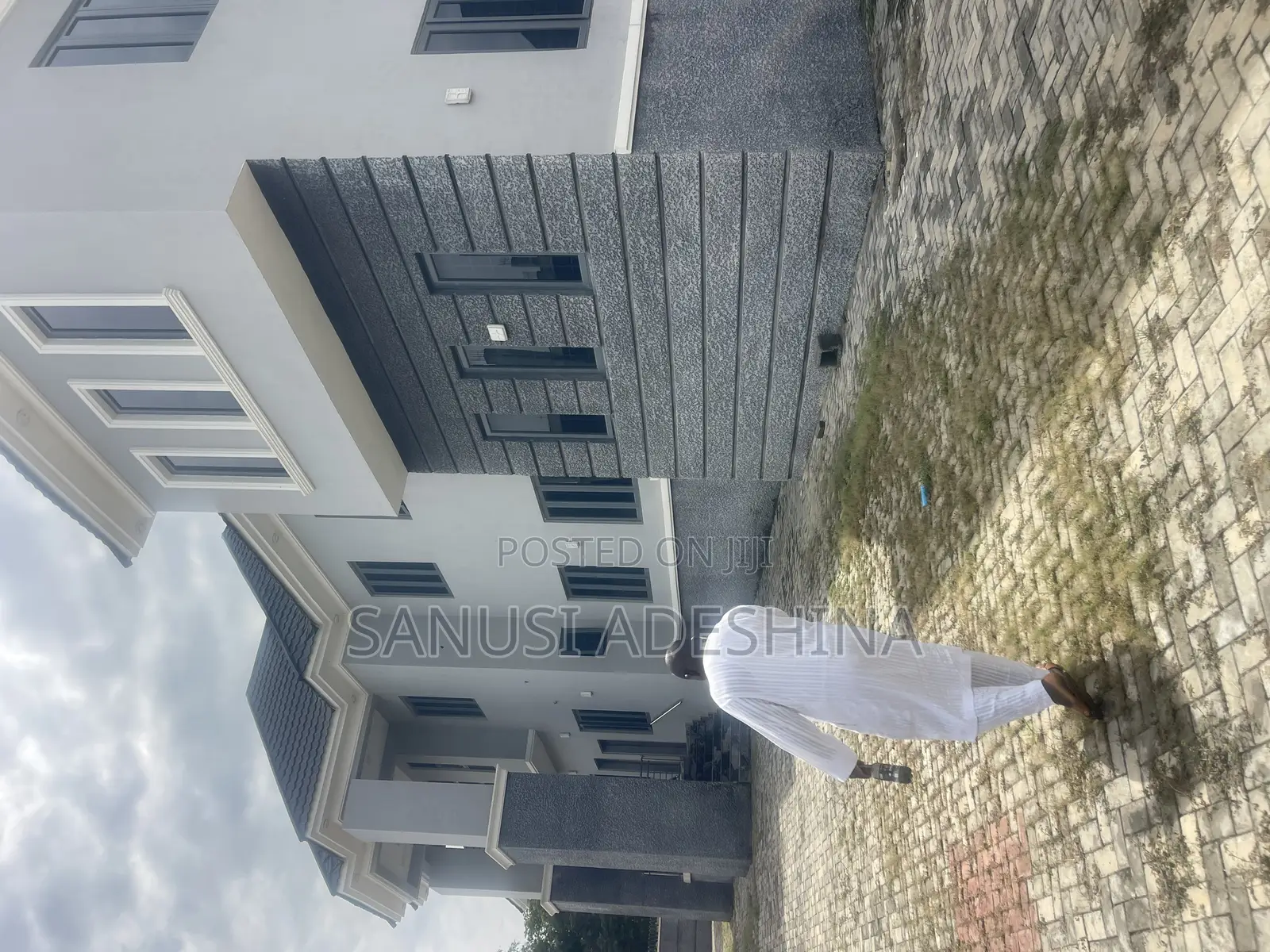 8bdrm Duplex in Life Camp,Fct Abuja for sale