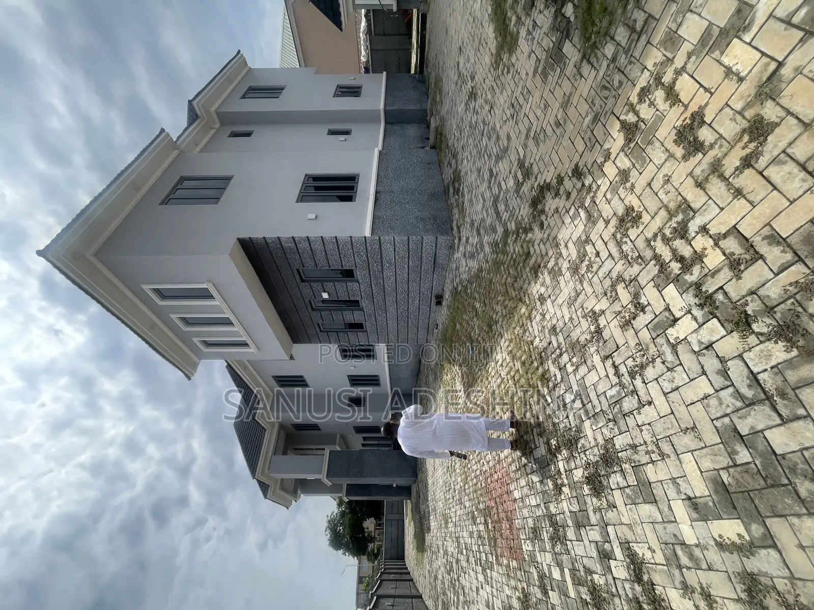 8bdrm Duplex in Life Camp,Fct Abuja for sale