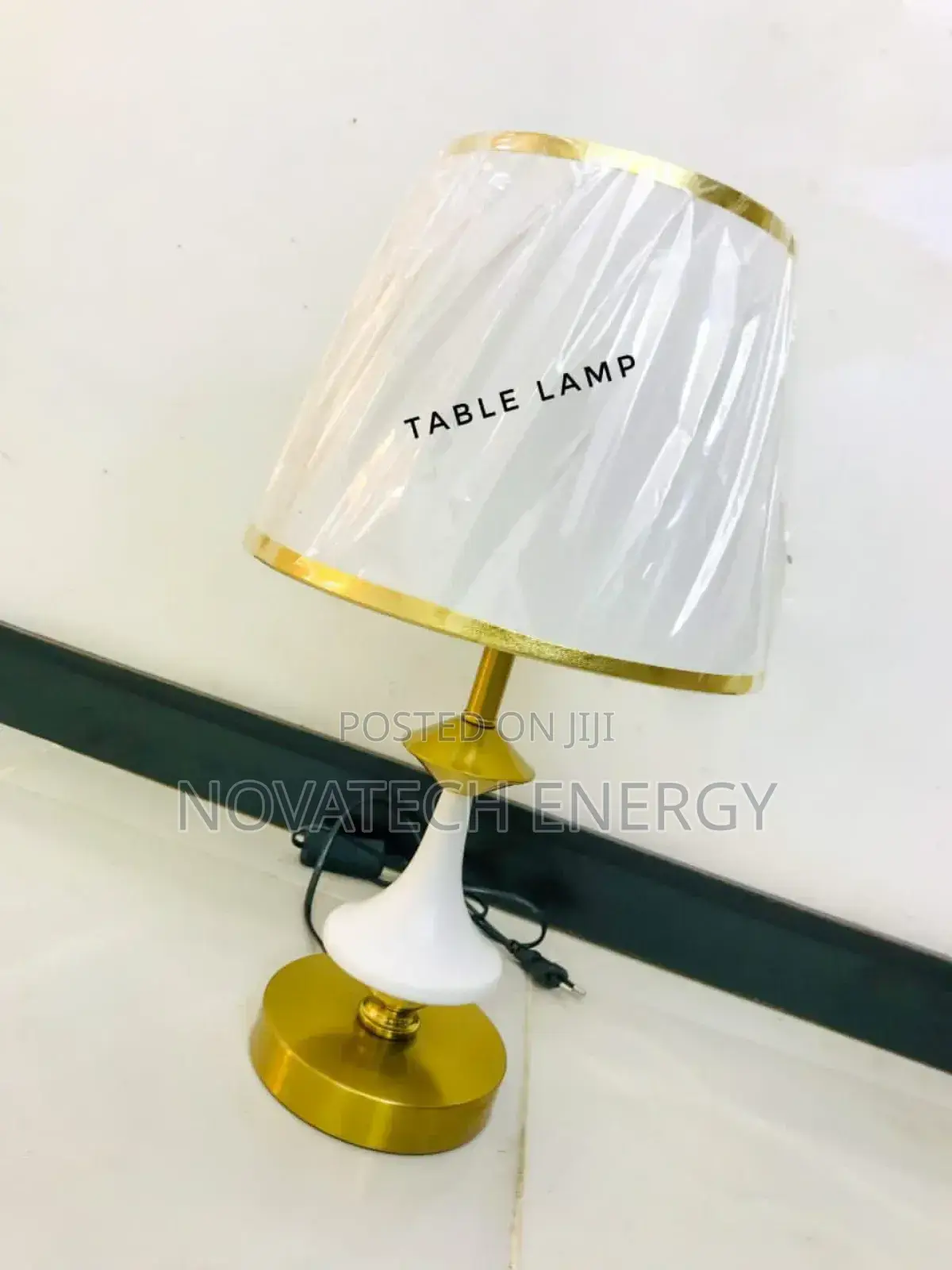 New Design Item 4332 of Desk Lamp Light for Homes and Office