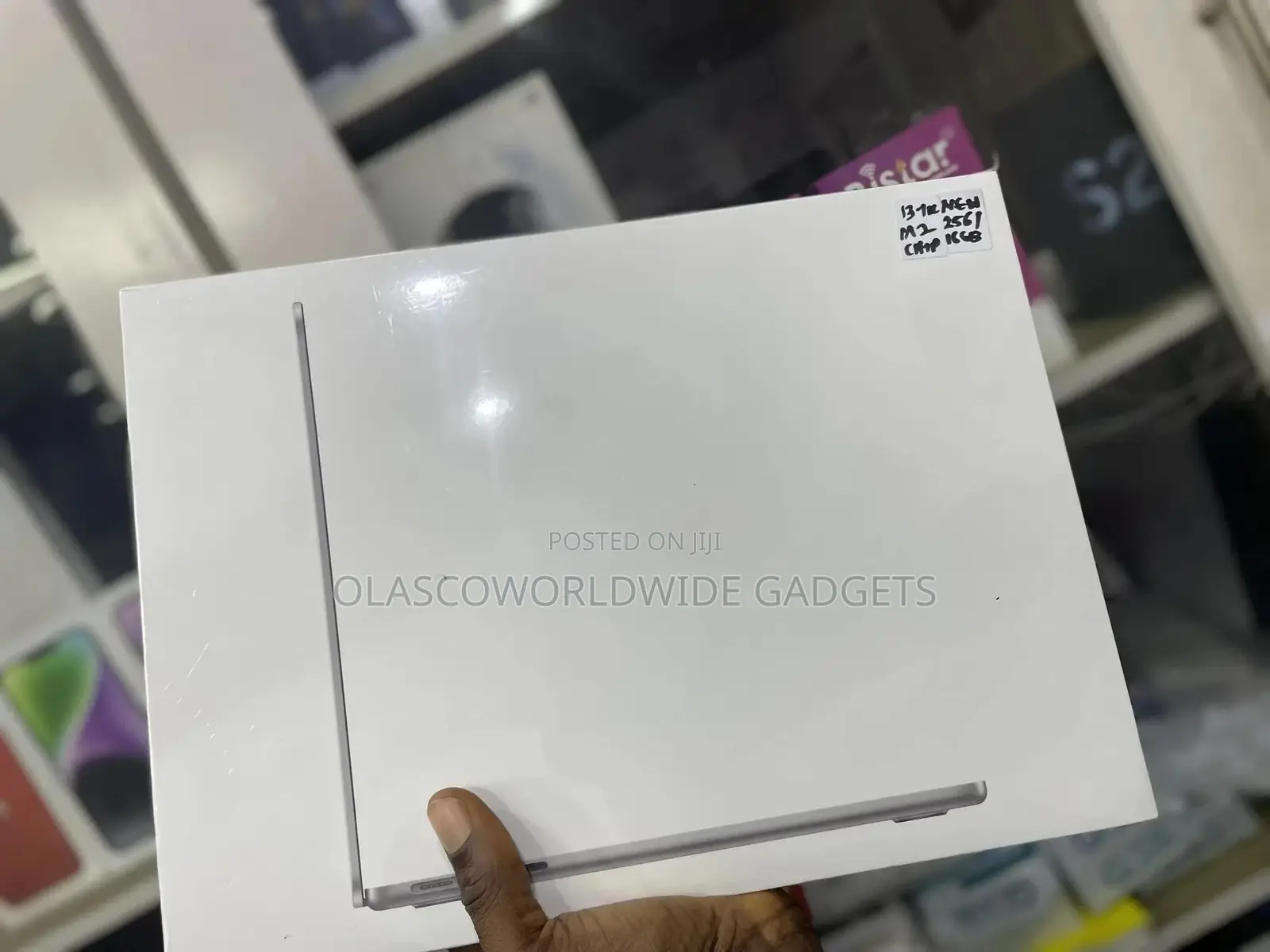 New Laptop Apple MacBook Air 2022 M2 16GB Apple M2 SSD 256GB