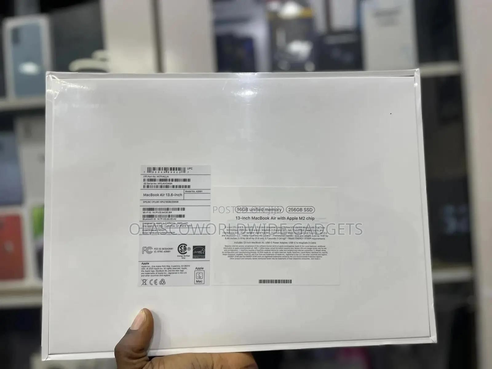 New Laptop Apple MacBook Air 2022 M2 16GB Apple M2 SSD 256GB