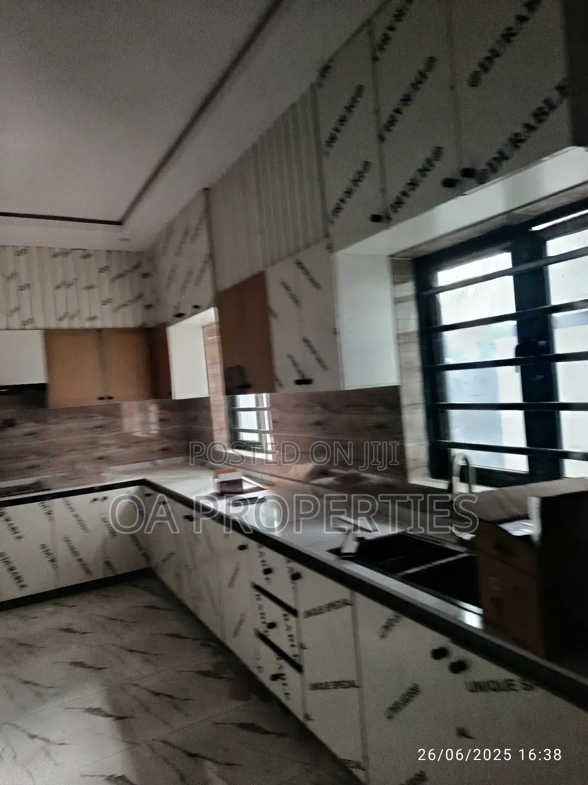4bdrm Duplex in Oluyole Gra,, Ibadan for sale