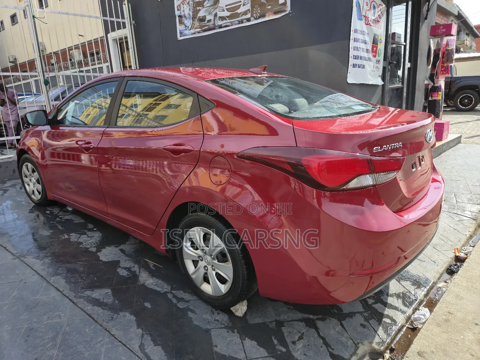 Hyundai Elantra SE Sedan FWD (1.8L 4cyl 6A) 2016 Red