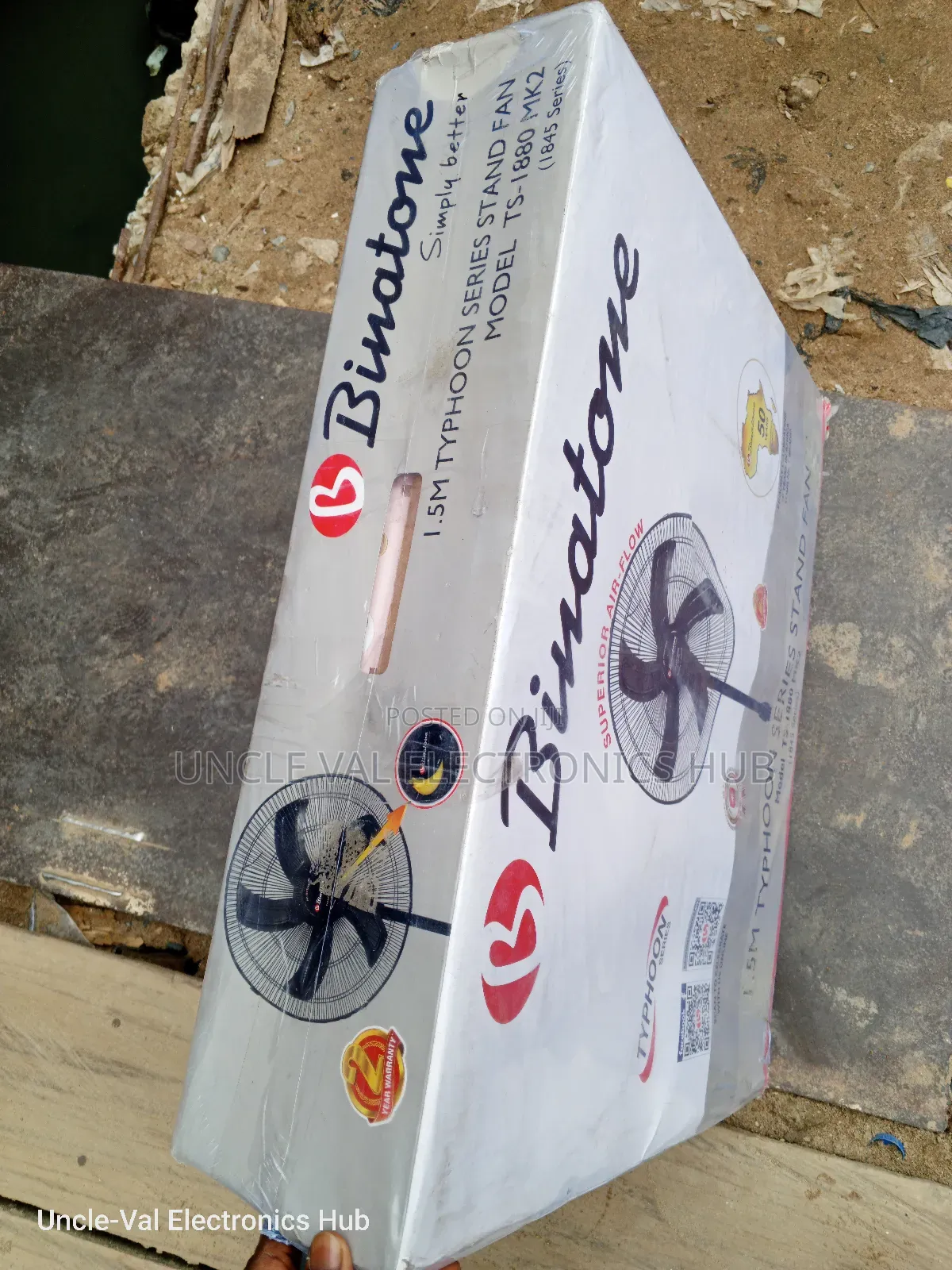 Binatone 18" Standing Fan (Typhoon Series 1880mk2)
