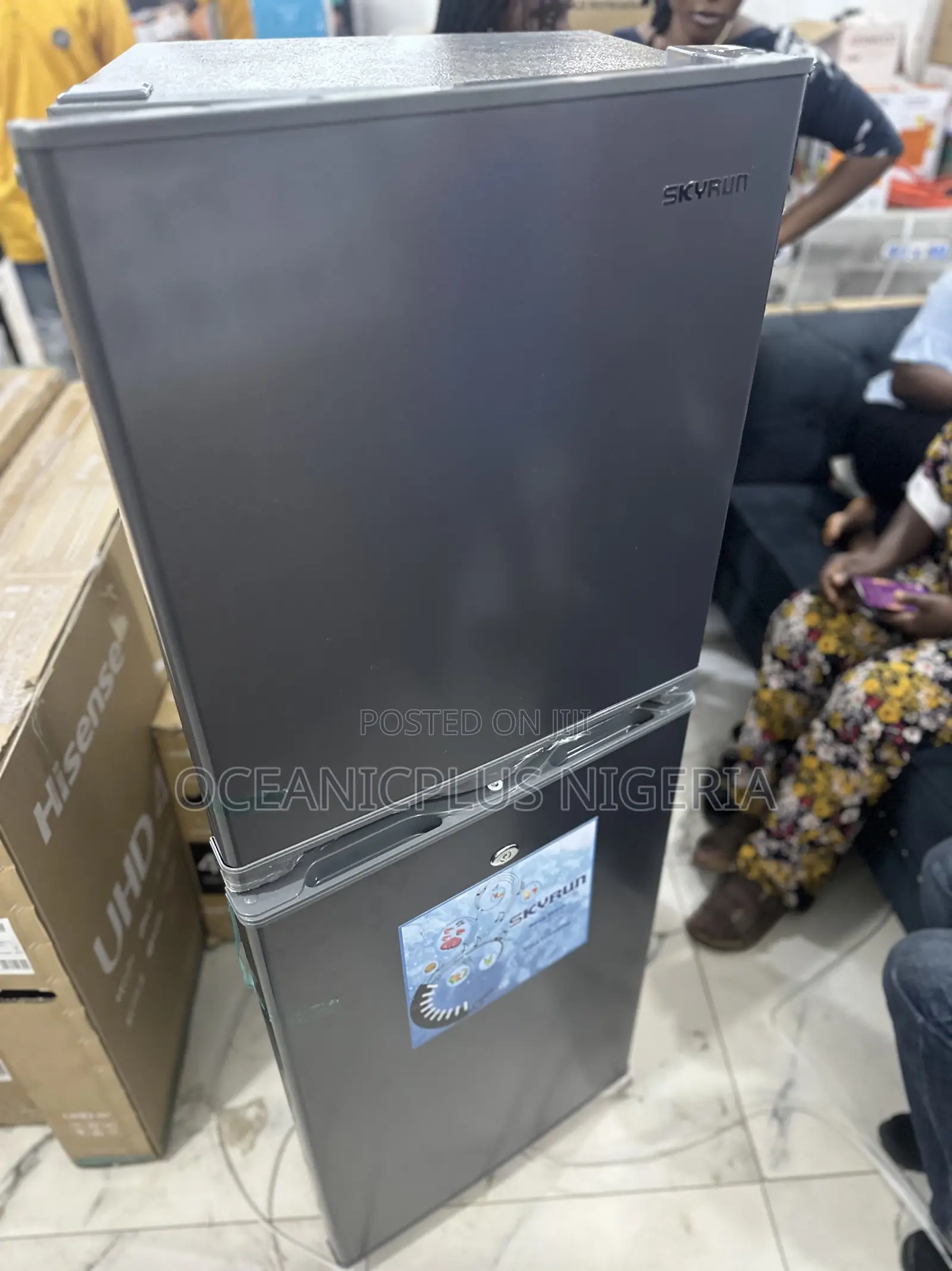 Skyrun Smartchill 195 Liters Refrigerator (Model BCD-195hs).