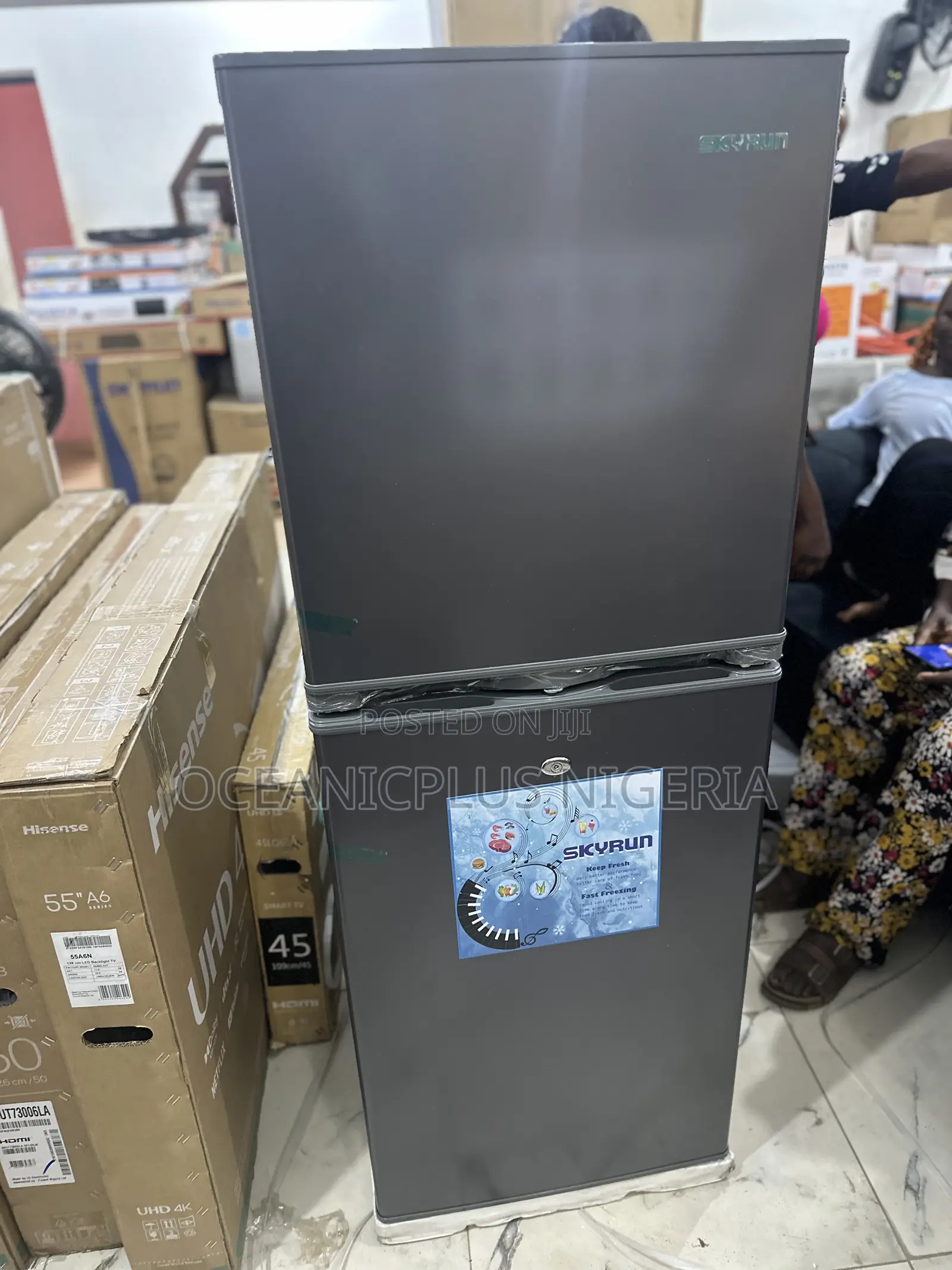 Skyrun Cozychill 195 Liters Refrigerator (Model BCD-195hs).