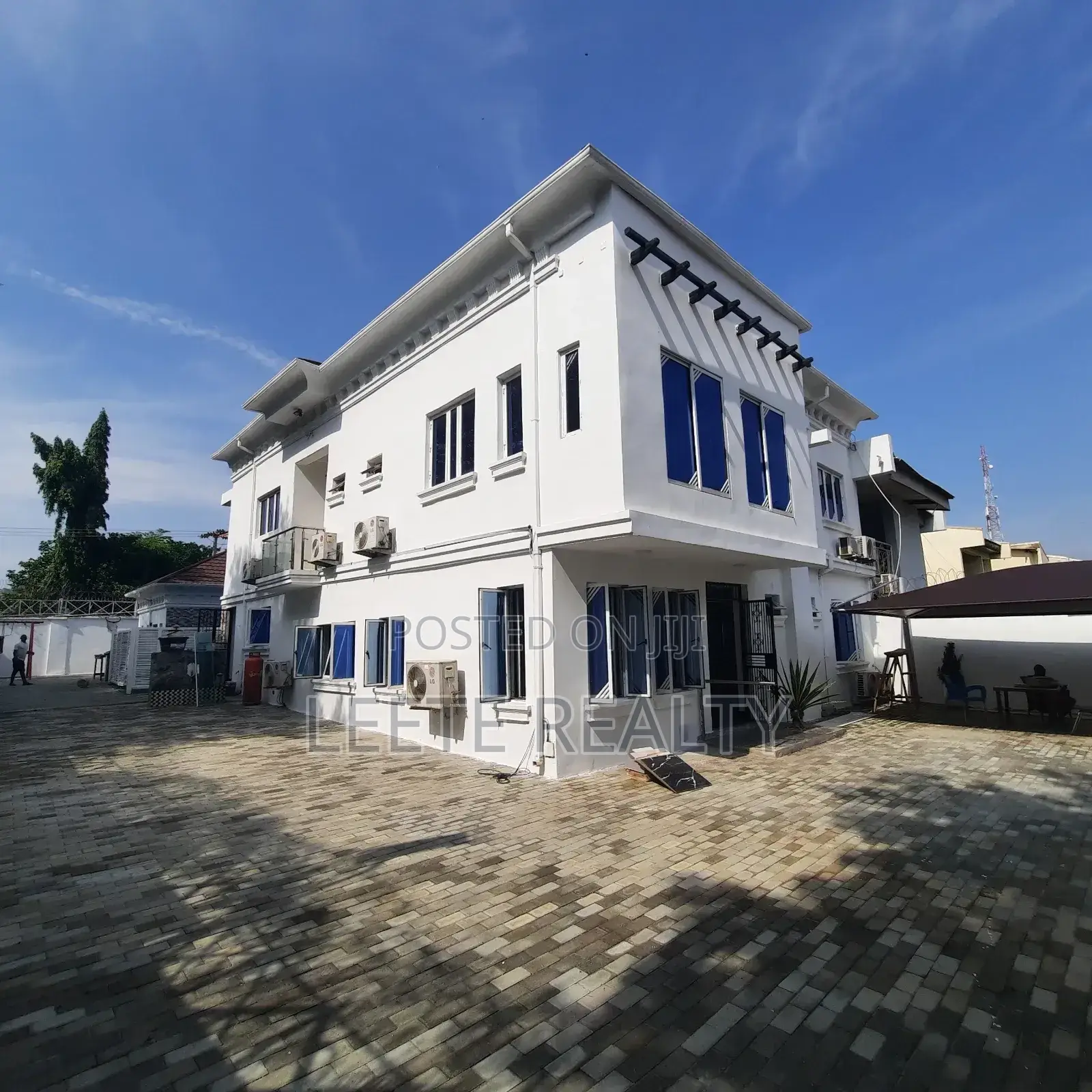 5bdrm Duplex in Maitama for sale