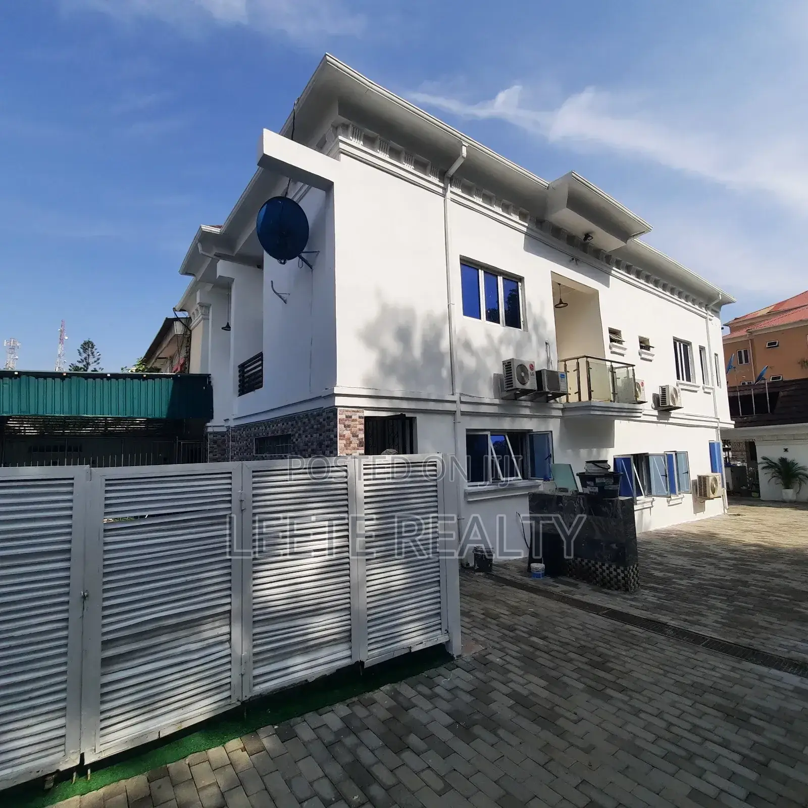 5bdrm Duplex in Maitama for sale