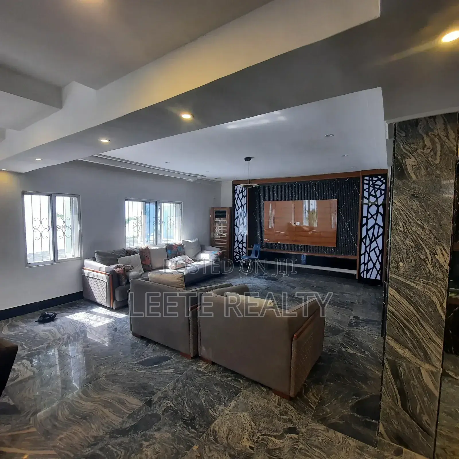 5bdrm Duplex in Maitama for sale