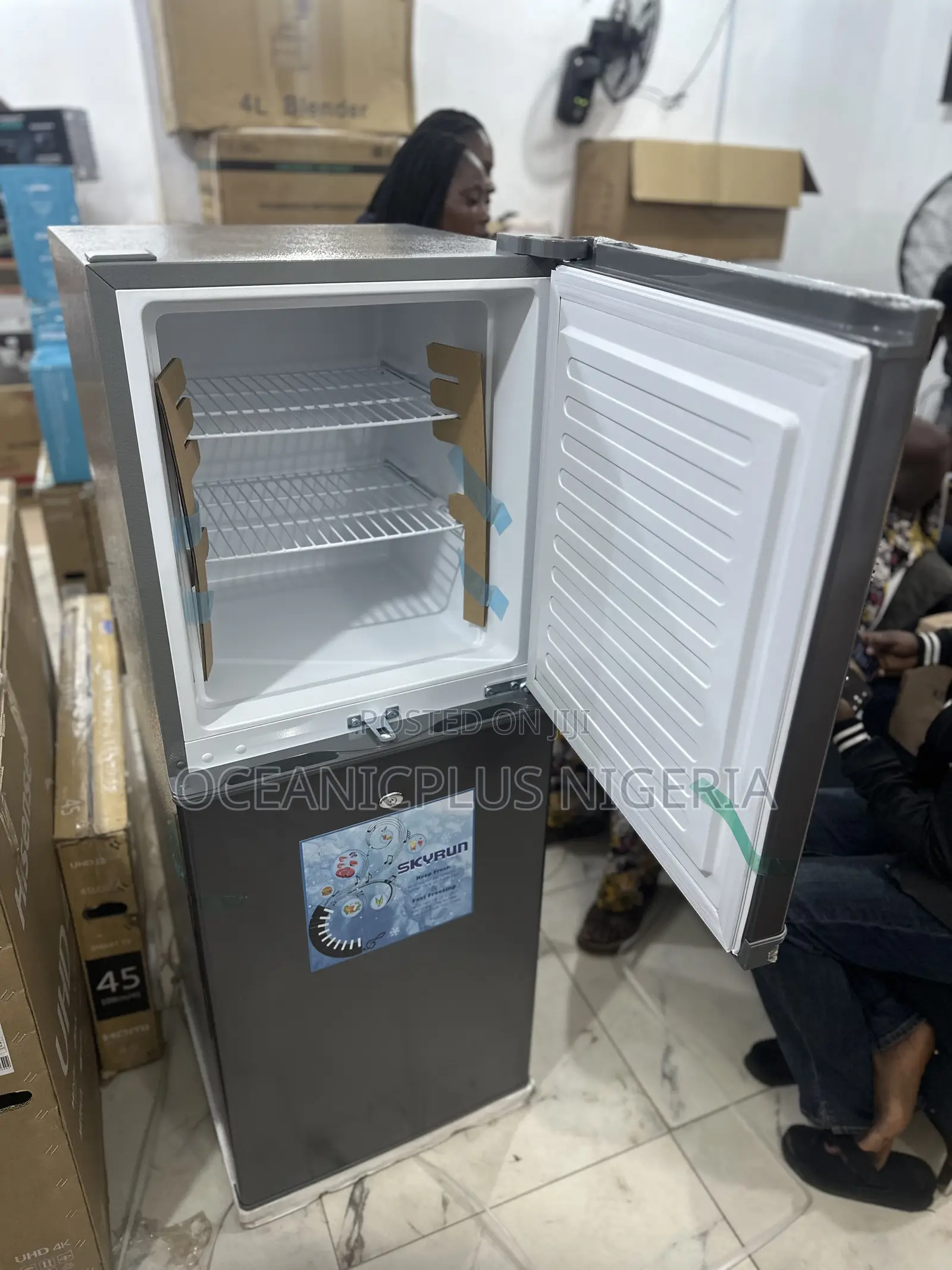 Skyrun Freshglide195 Liters Refrigerator (Model BCD-195hs).