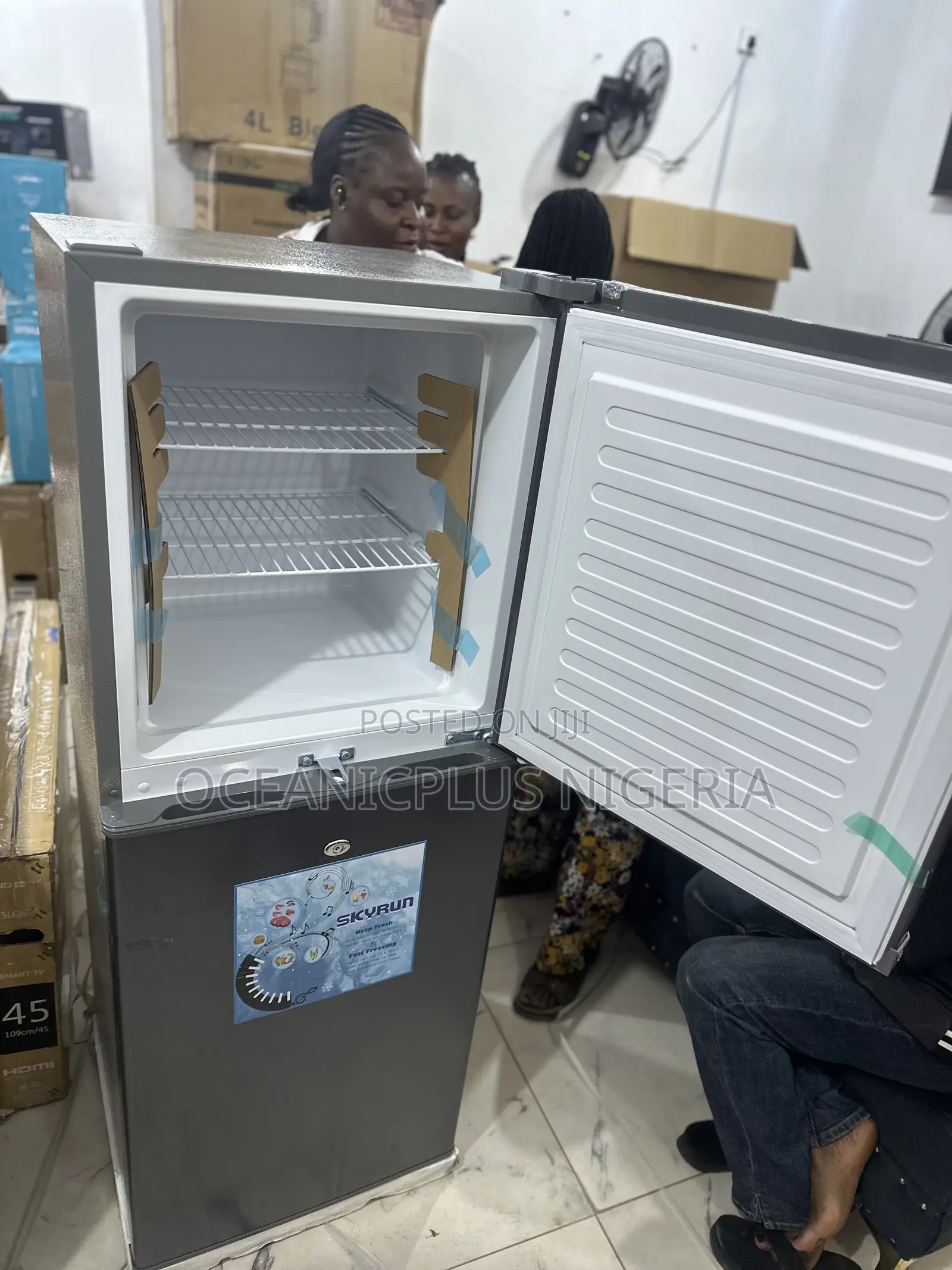 Skyrun Coolcloud 195 Liters Refrigerator (Model BCD-195hs).