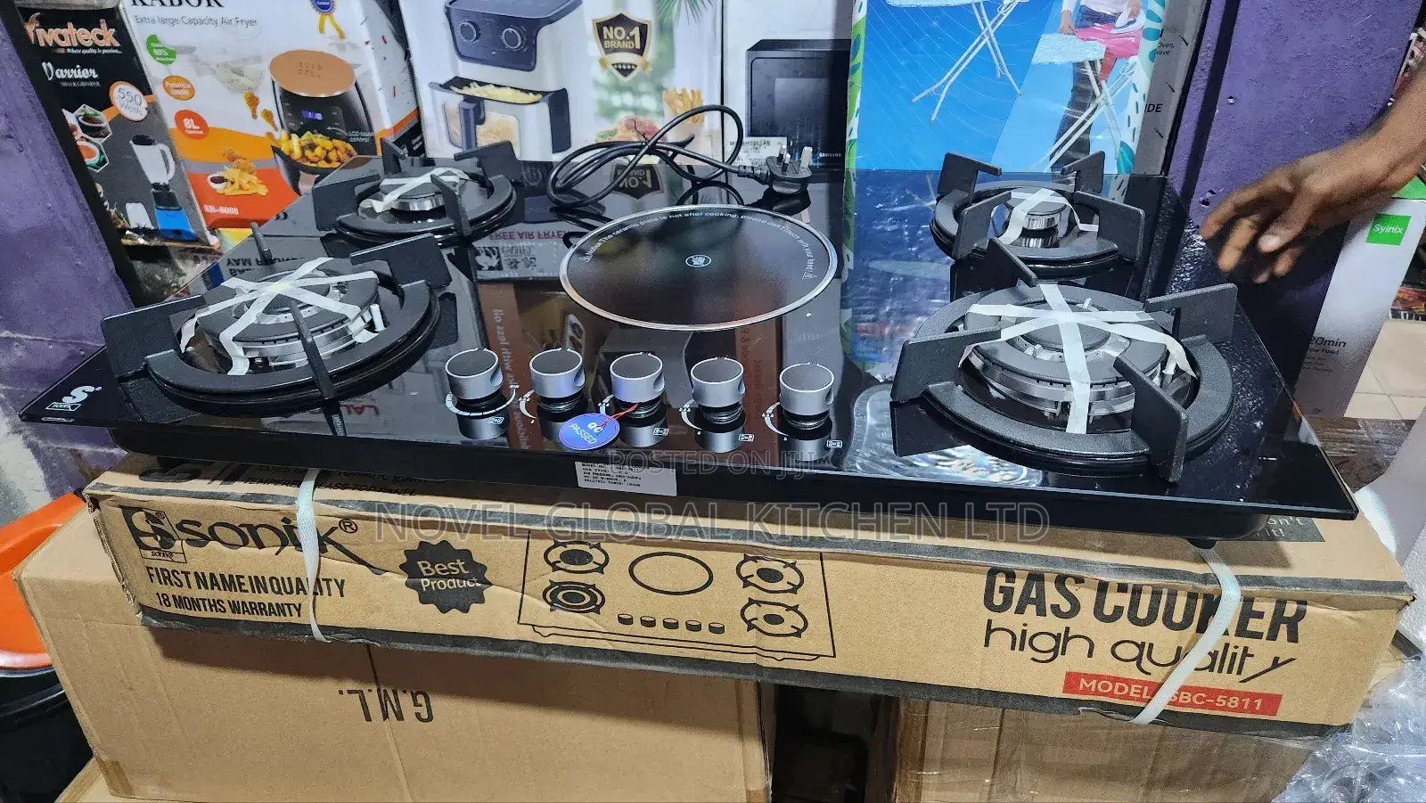 Cooker With 4 Burner + 1cooking Hotplate