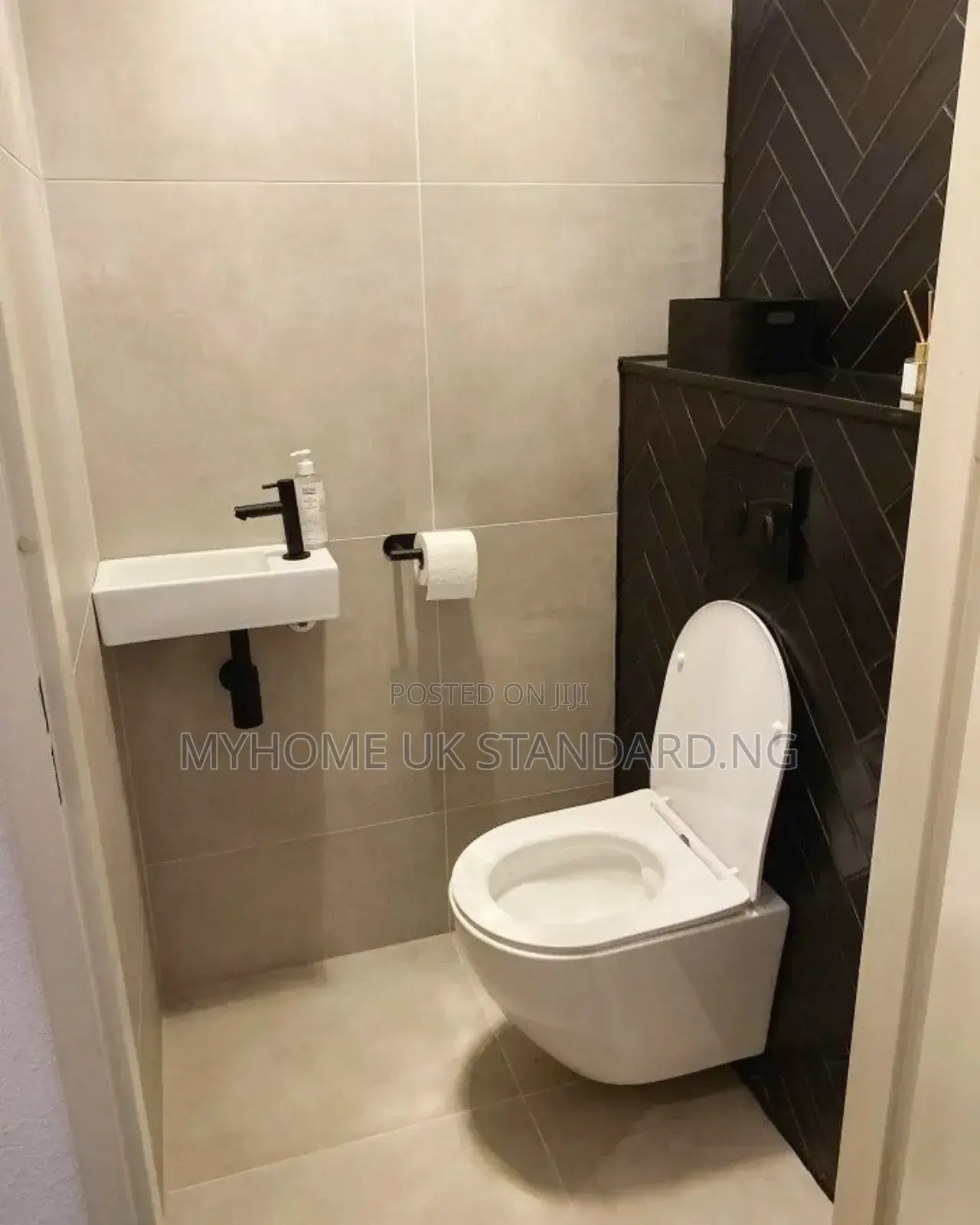 White Conceal Water Closet With Original Pressing Button