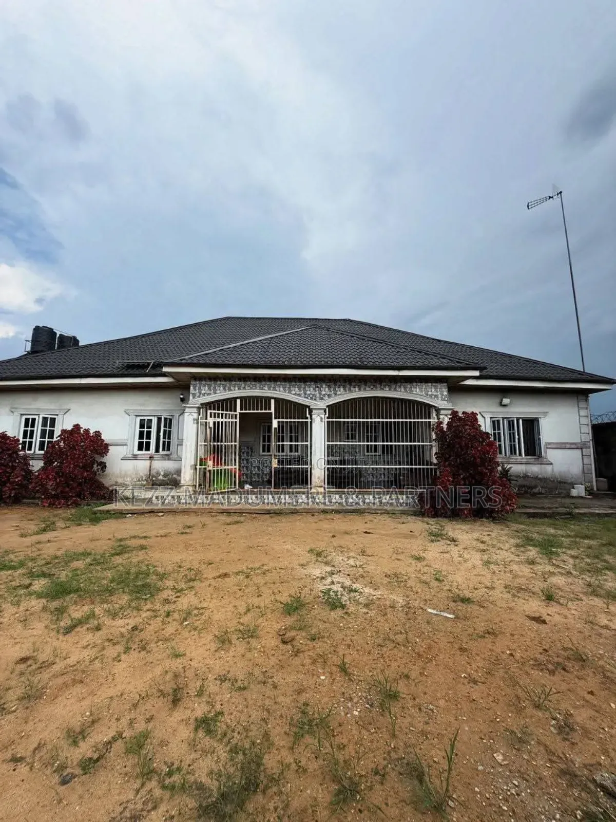 4bdrm Bungalow in Rumuoparali Port for sale