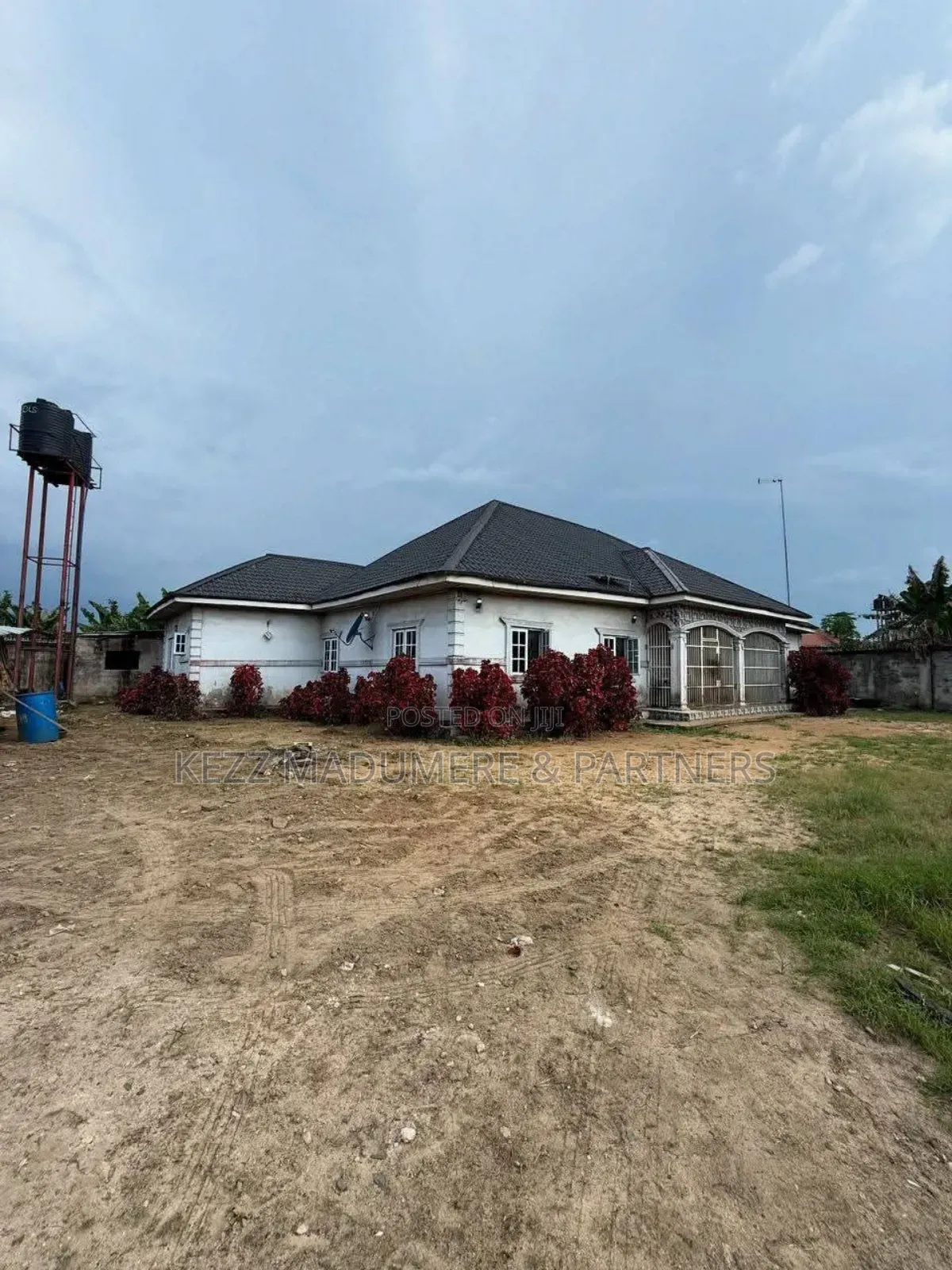 4bdrm Bungalow in Rumuoparali Port for sale