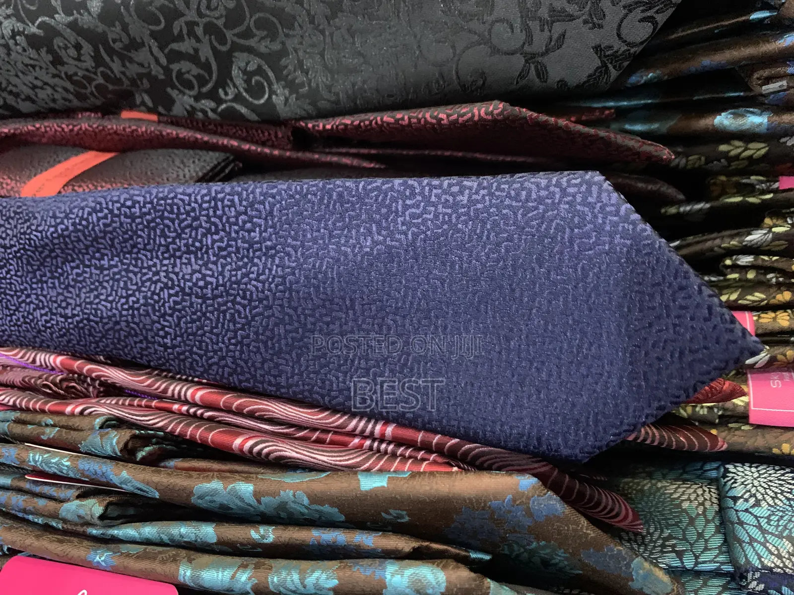 High Quality Men’S Ties With Pockets Square