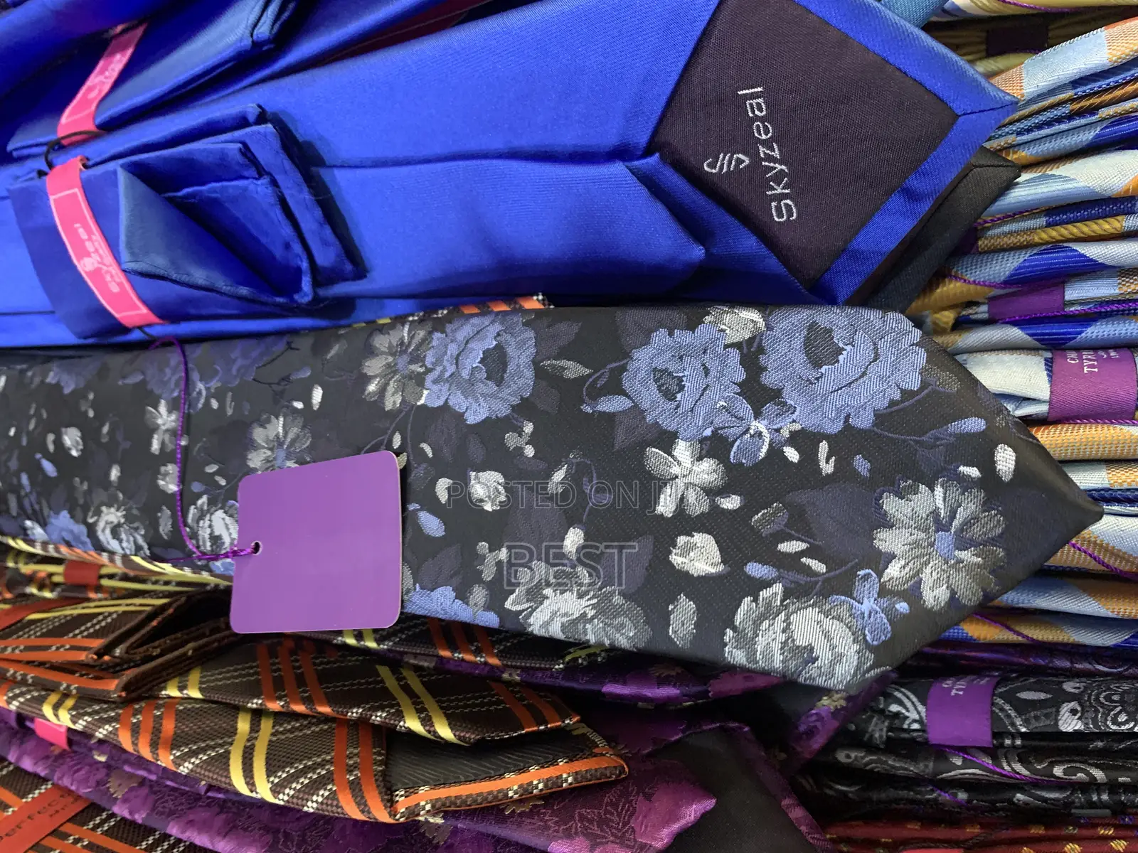 High Quality Men’S Ties With Pockets Square