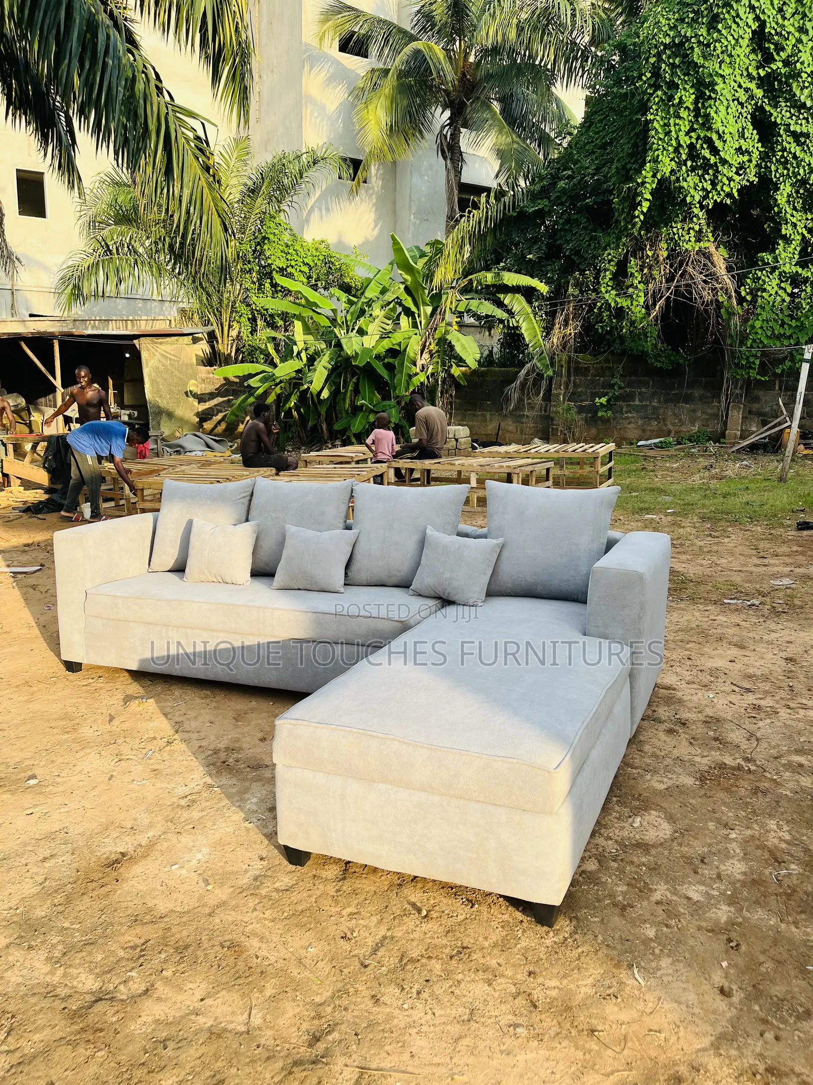 Contemporary Sectional Sofa Set.