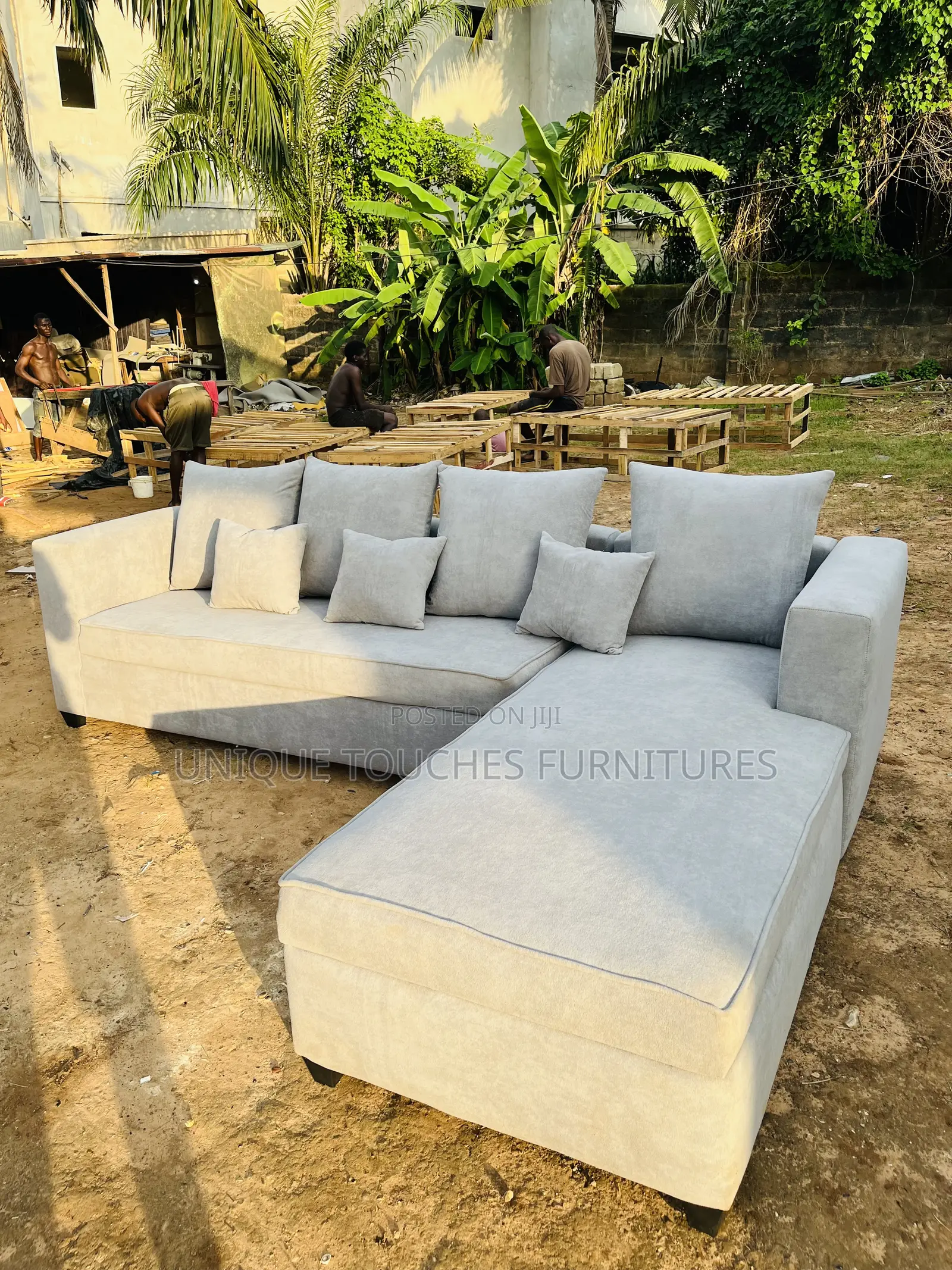 Contemporary Sectional Sofa Set.
