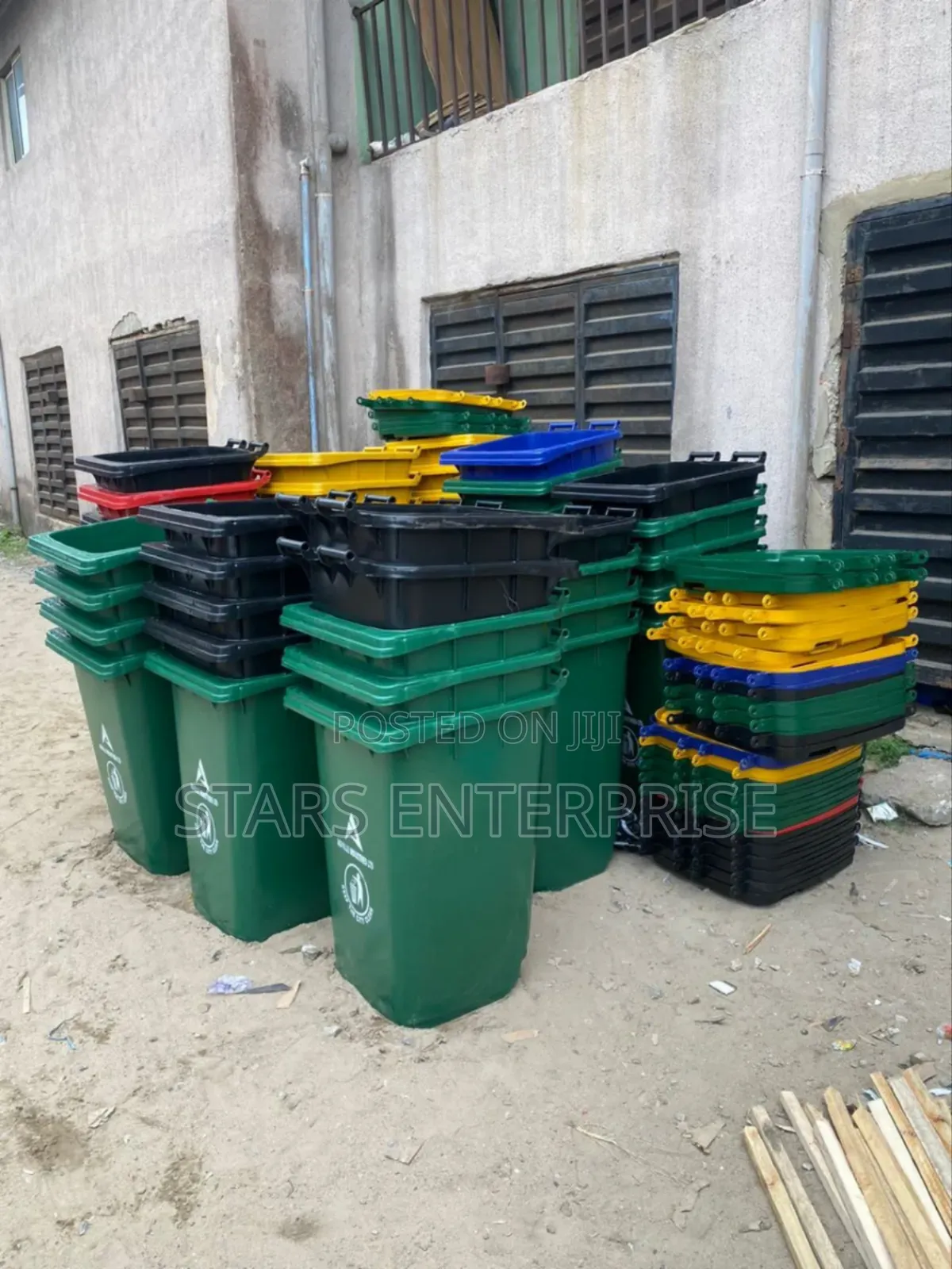 240 Liters Waste Bin With Wheeler