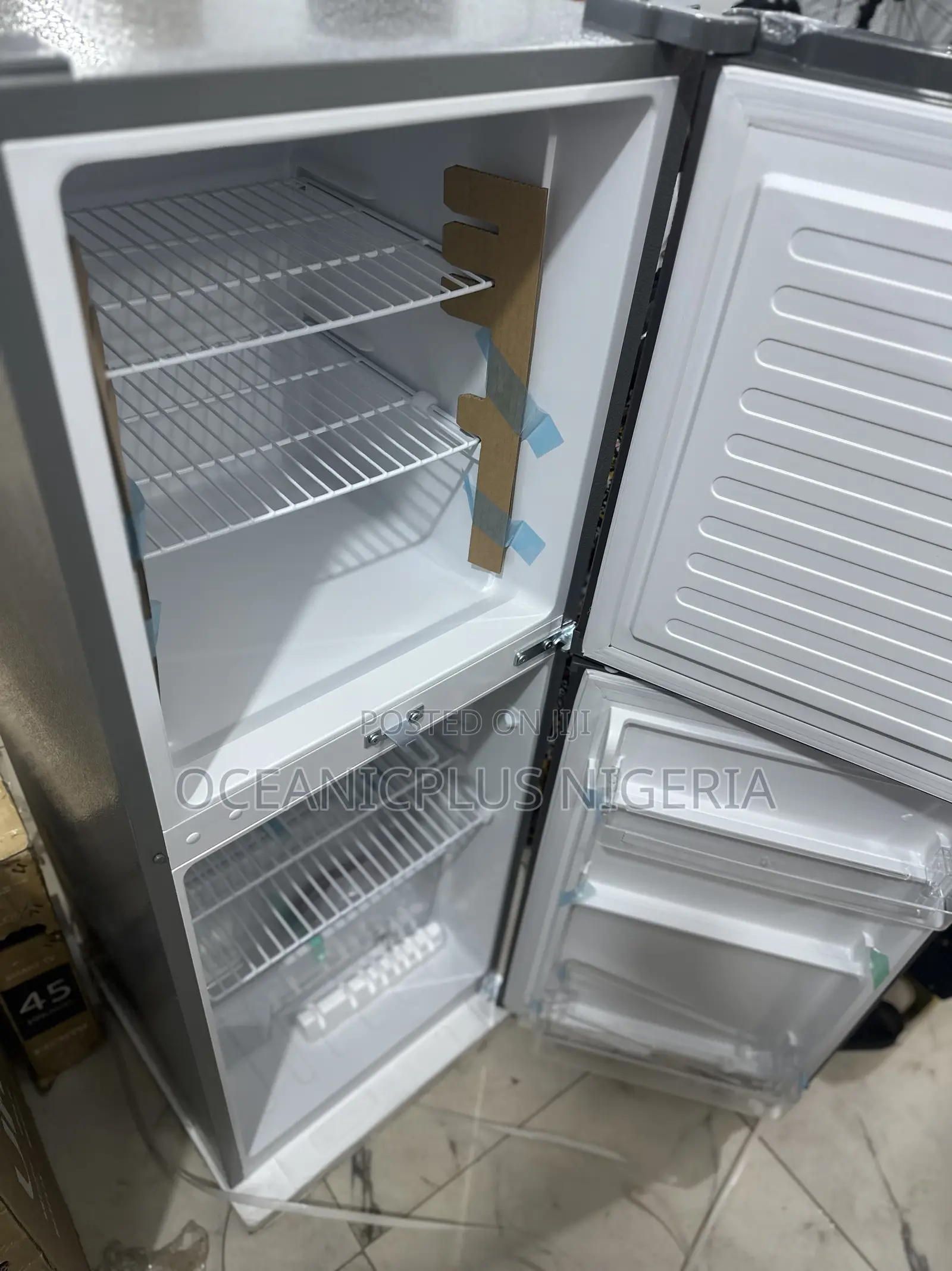 Skyrun Chillaura 195 L Refrigerator (Model BCD-195hs).