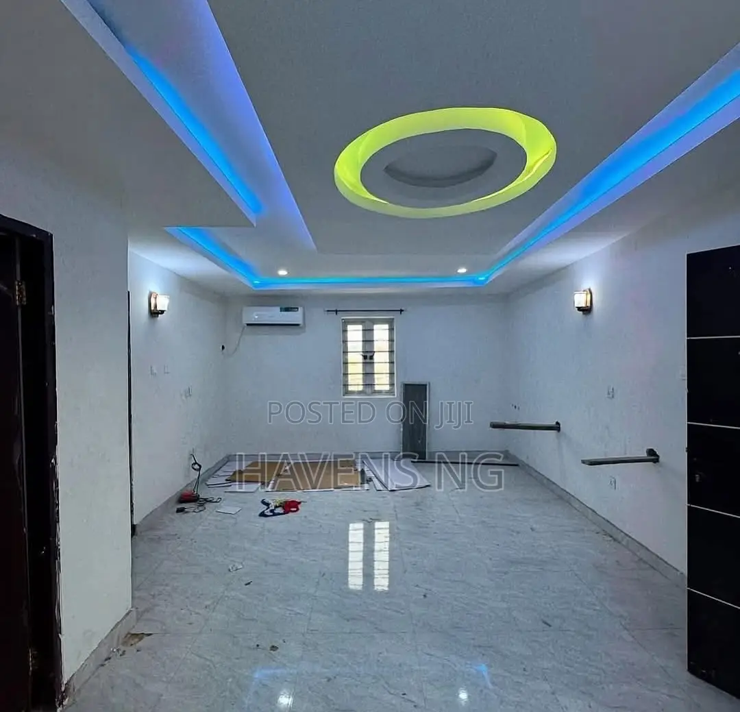 9bdrm Duplex in Obio-Akpor for sale