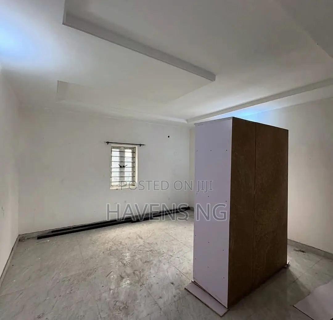 9bdrm Duplex in Obio-Akpor for sale