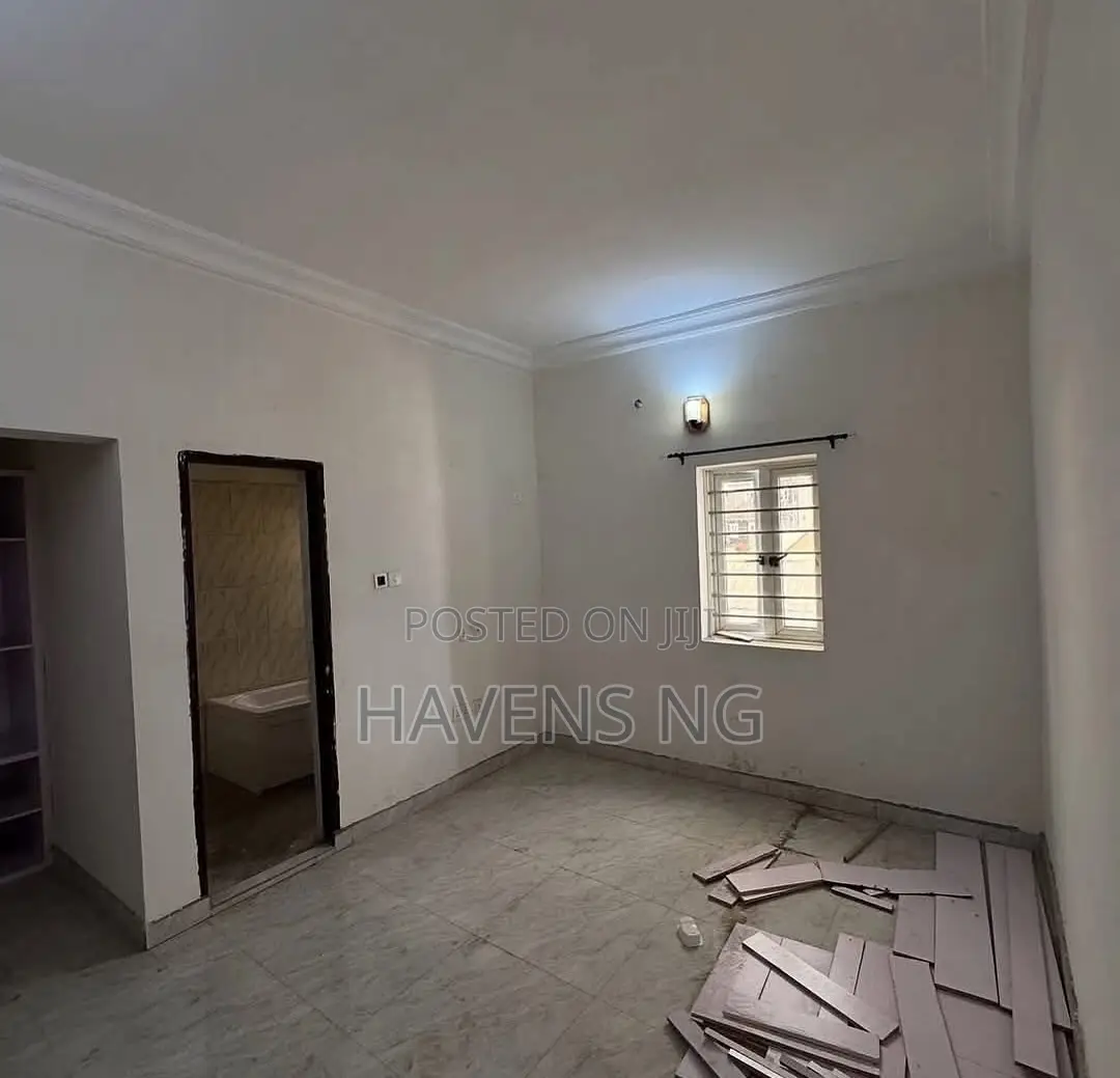 9bdrm Duplex in Obio-Akpor for sale