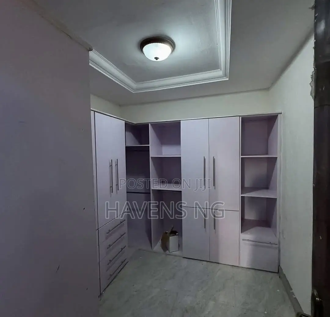 9bdrm Duplex in Obio-Akpor for sale