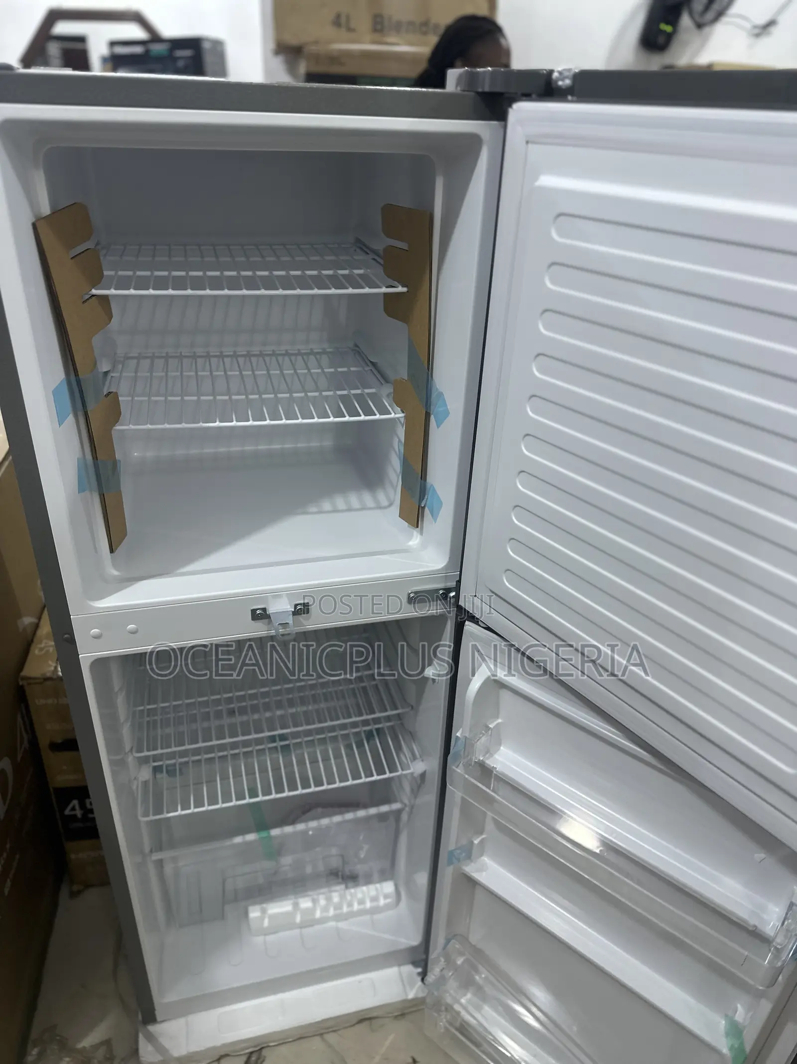 Skyrun Coolcompact 195 L Refrigerator (Model BCD-195hs).