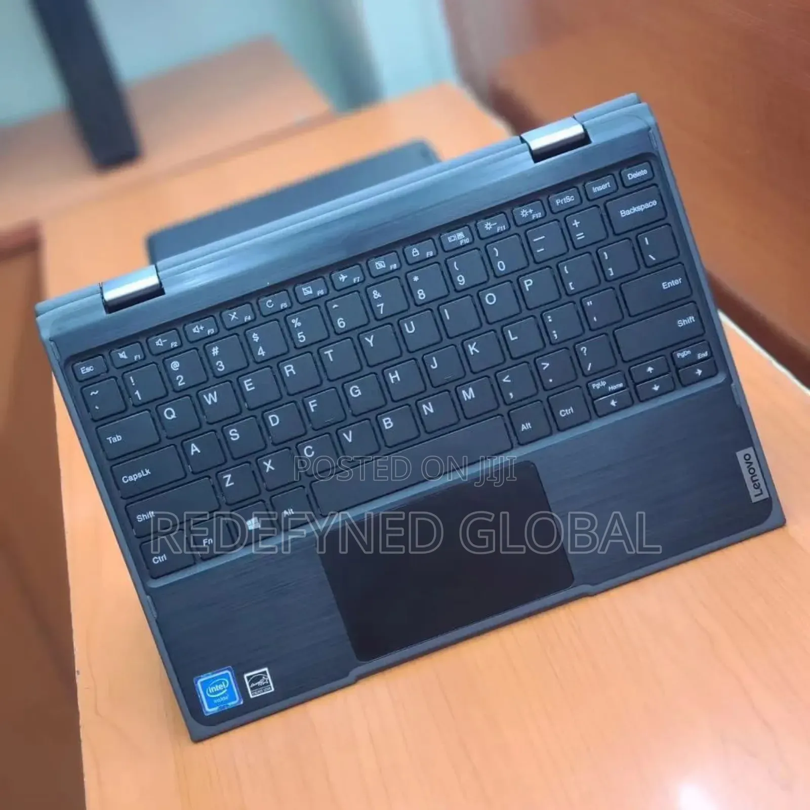 Laptop Lenovo 300e 4GB Intel Celeron SSD 128GB