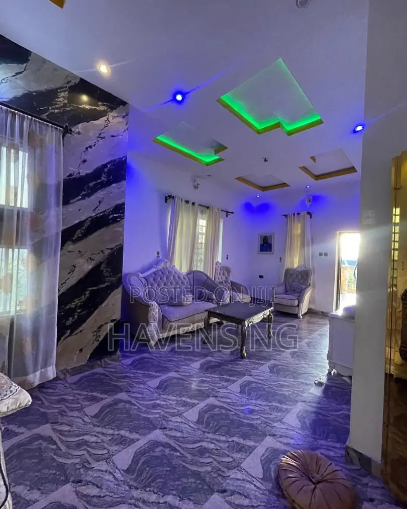 7bdrm Duplex in Eneka for sale