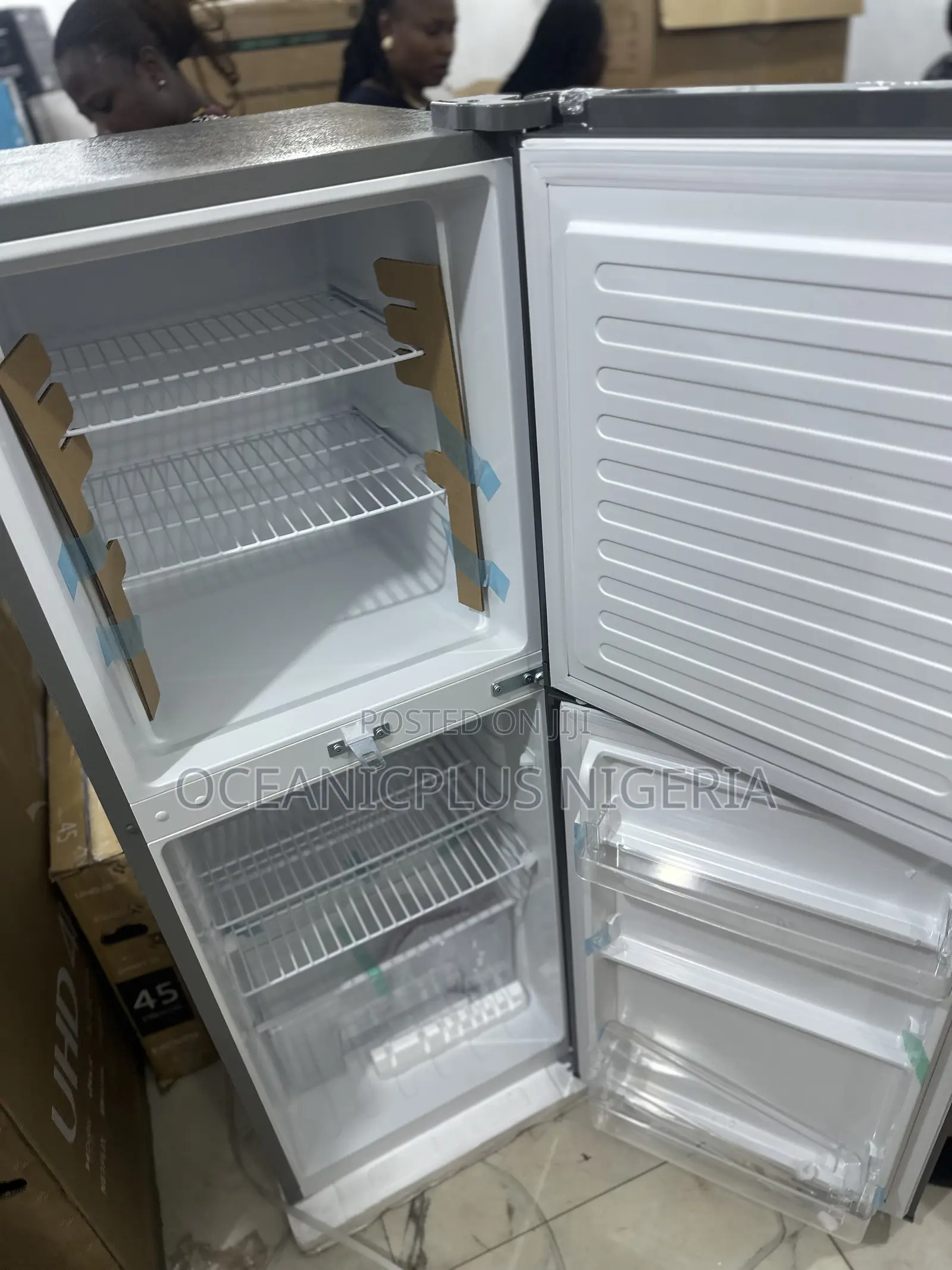 Skyrun Chilliq Duo 195 L Refrigerator (Model BCD-195hs).