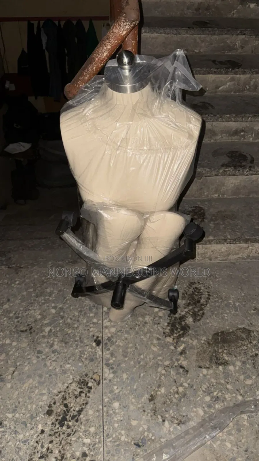 Fully Pinnable Size 12 Body Form With Hands