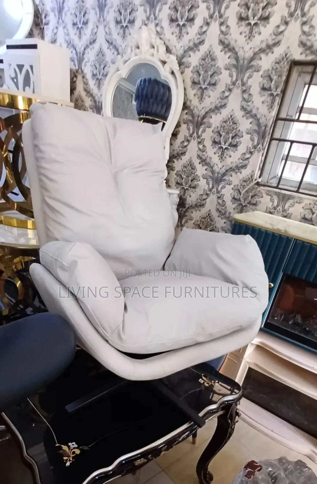 Executive Relaxing Accent Leather Chair