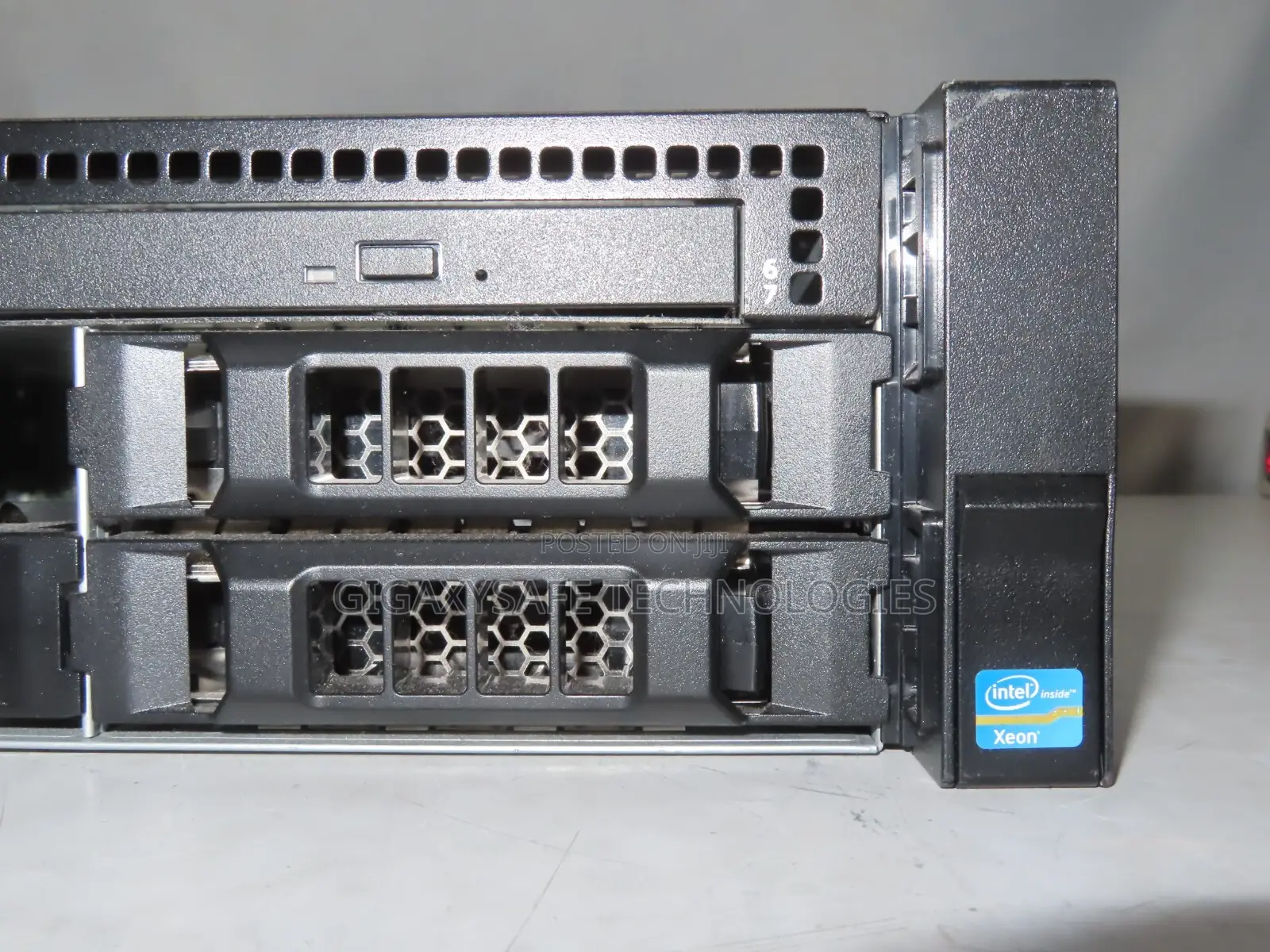 Dell Poweredge R520 Server 8 HDD 3.5