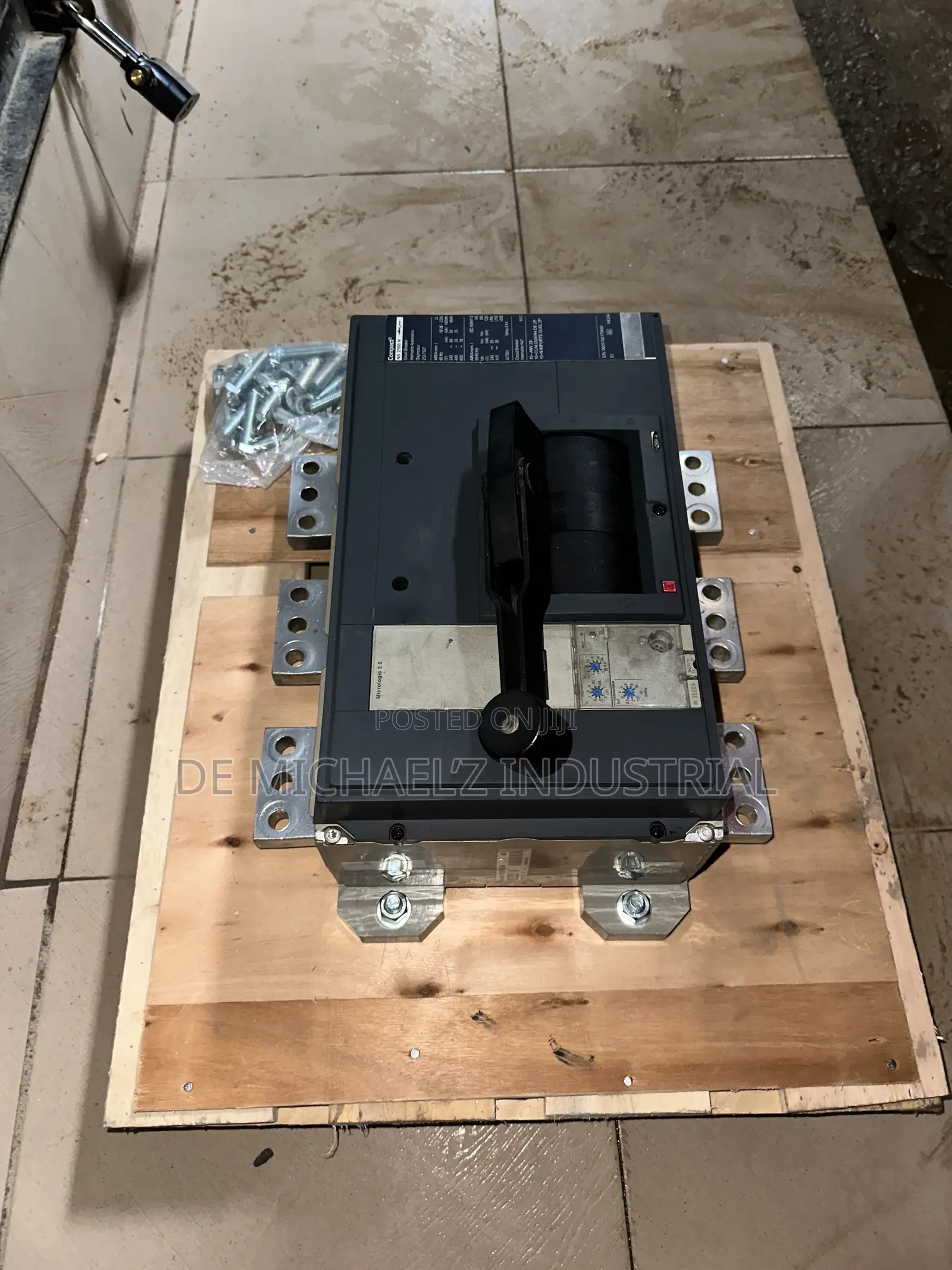2500a Schneider Breaker 3pole