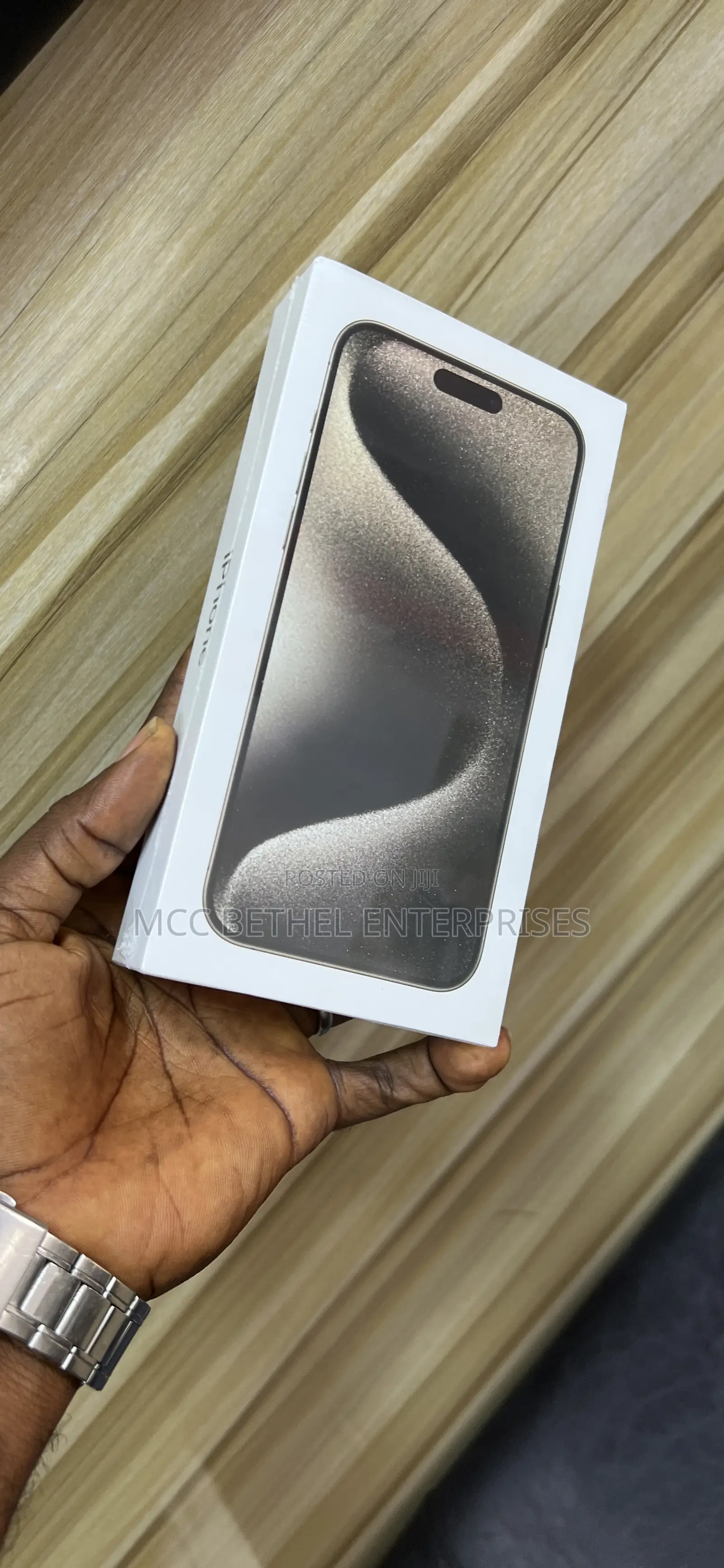 New Apple iPhone 15 Pro Max 256 GB Gold