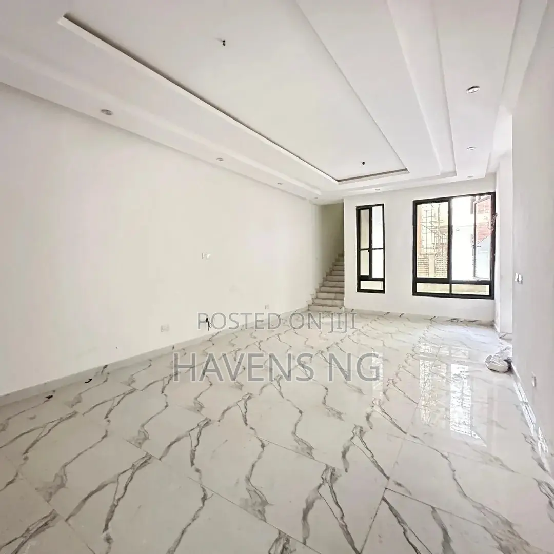 4bdrm Duplex in Lekki Phase 1 for sale
