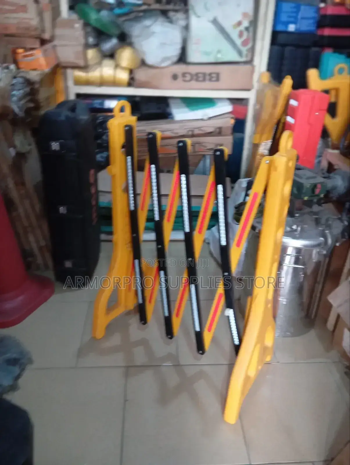 Collapsible Barrier Or Expandable Barrier