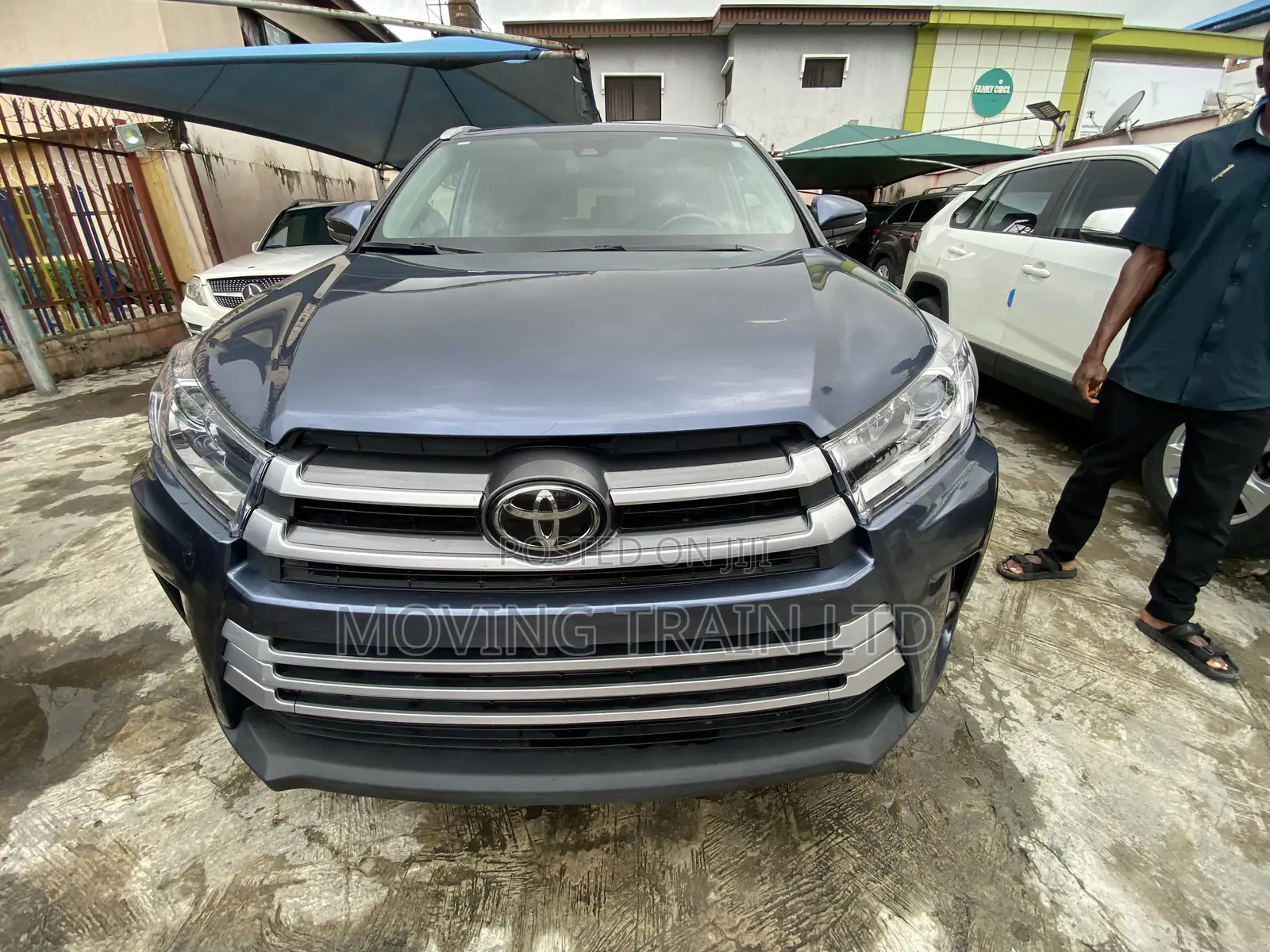 Toyota Highlander XLE 2019 Gray