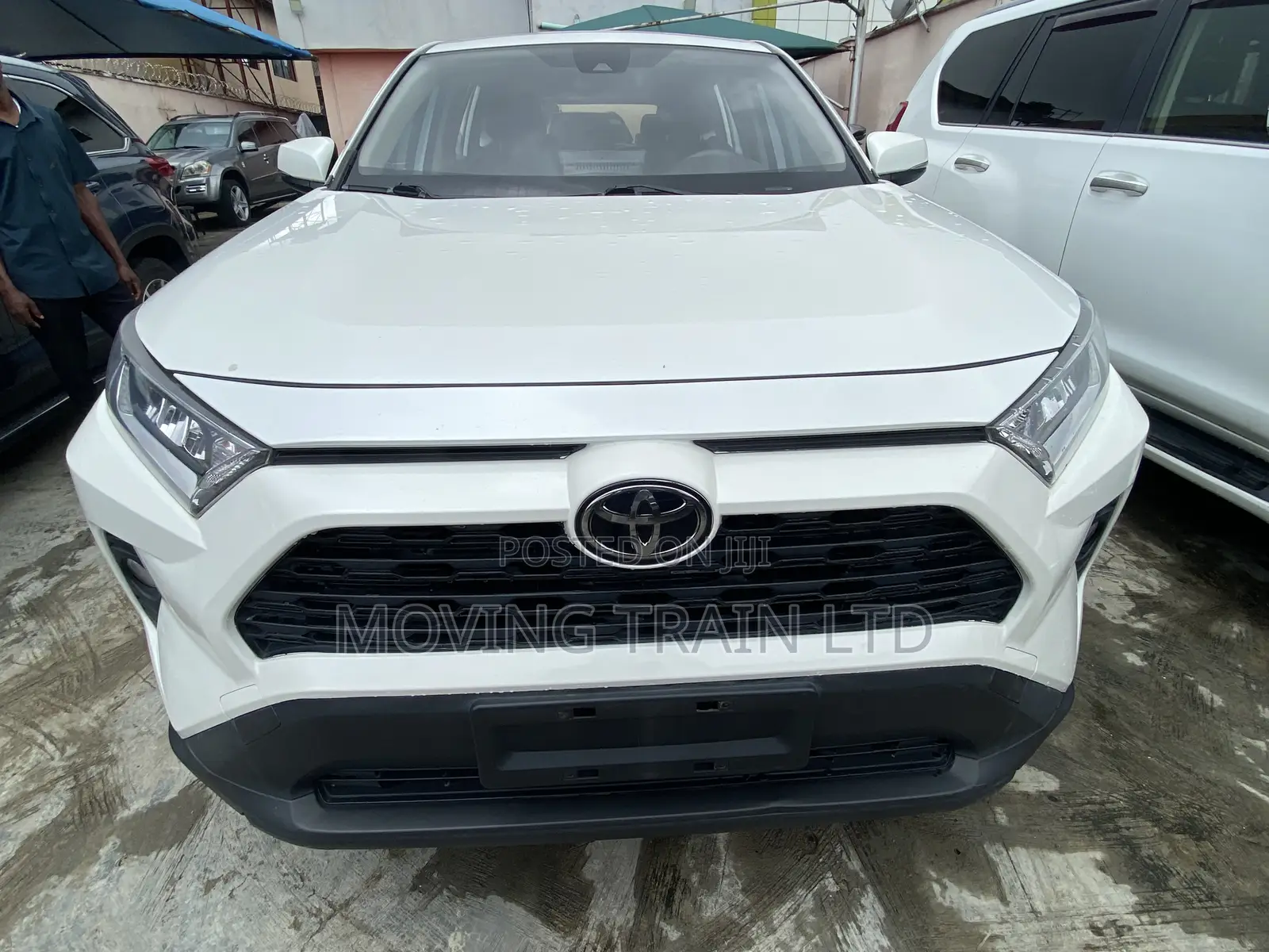 Toyota RAV4 2021 White